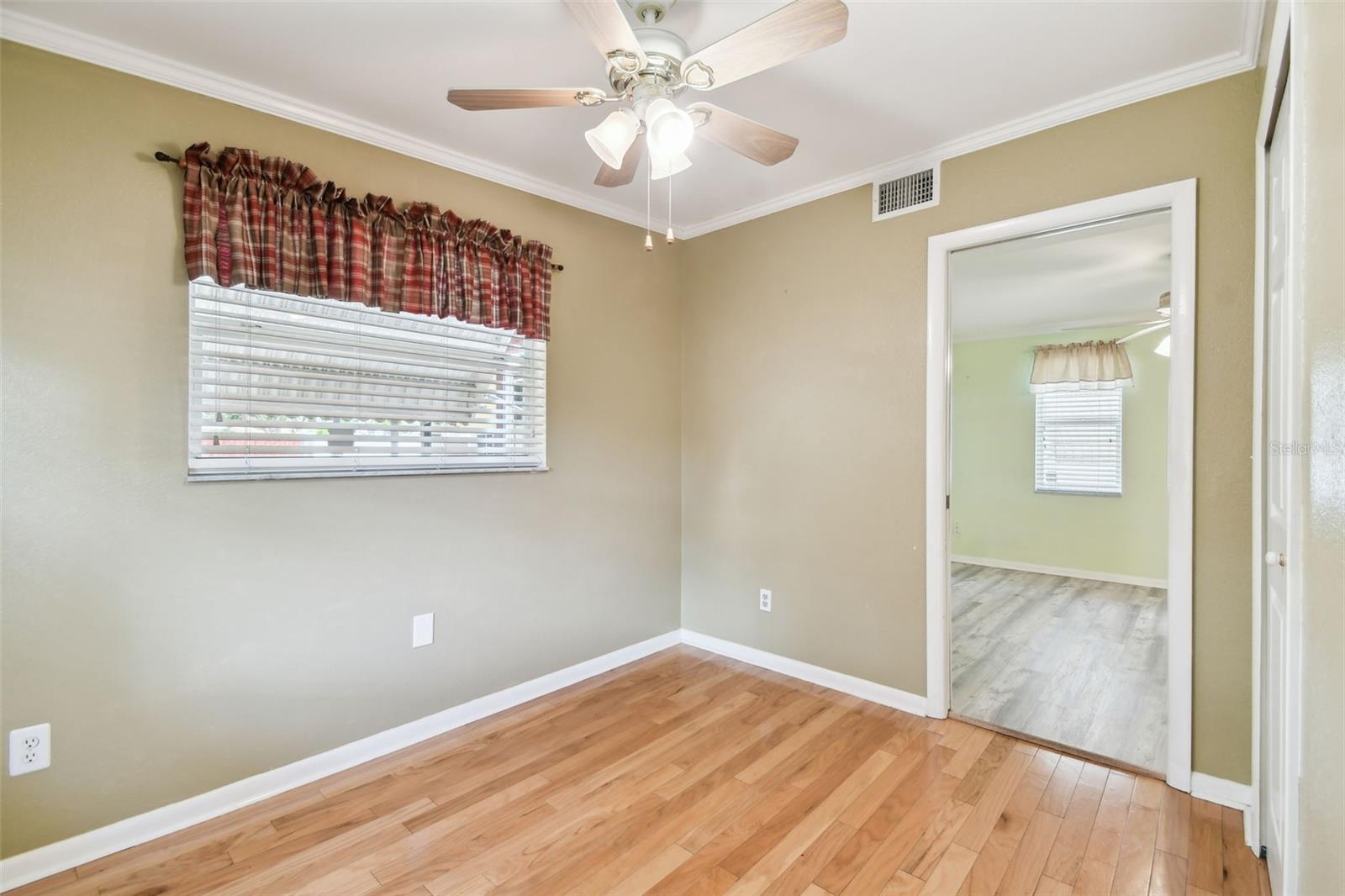 Image 41 of 59 For 516 Northmoor Avenue N