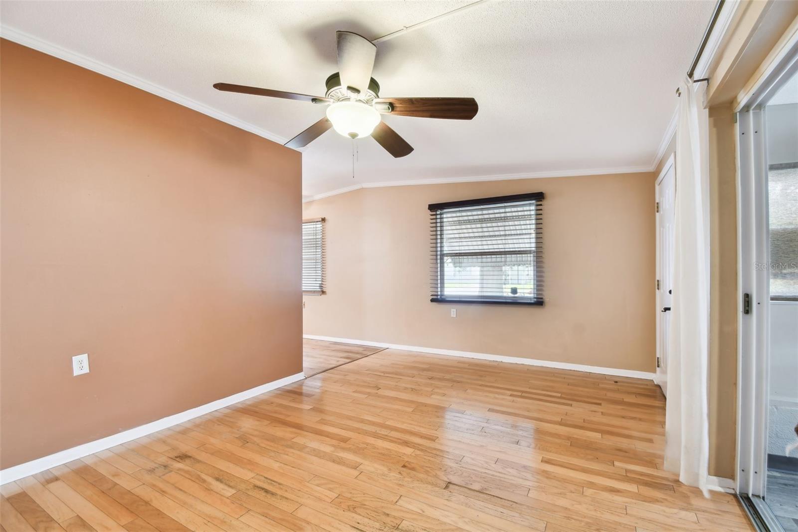Image 6 of 59 For 516 Northmoor Avenue N