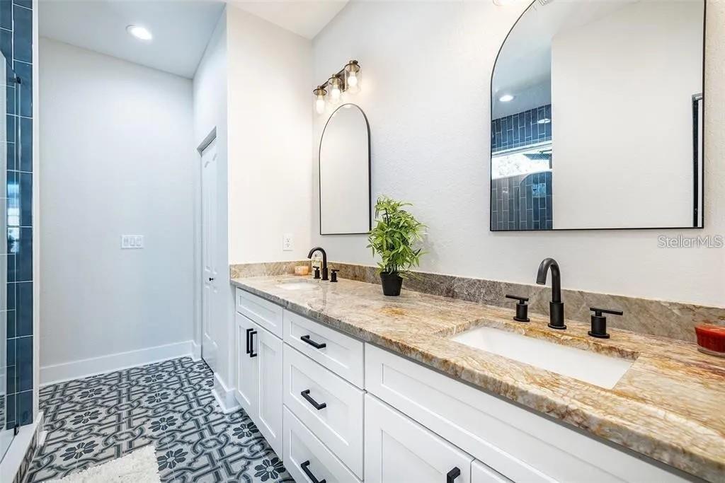 Image 11 of 24 For 6904 Lynn Avenue