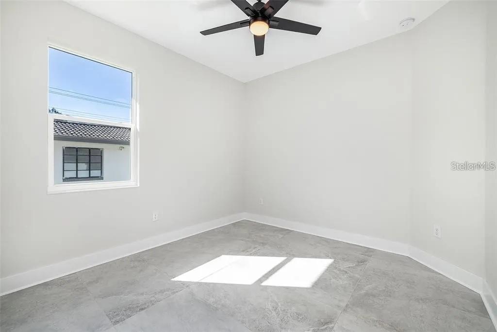 Image 17 of 24 For 6904 Lynn Avenue