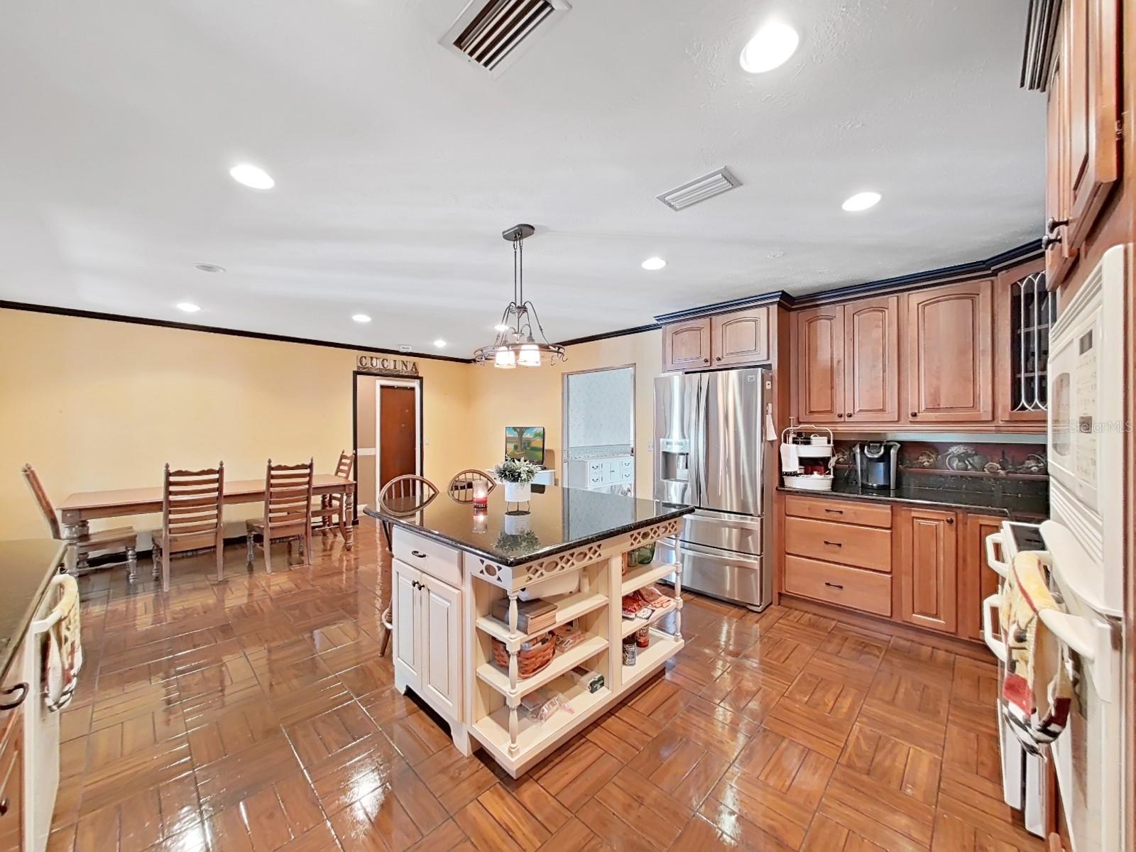 Image 15 of 49 For 2209 Kingswood Lane