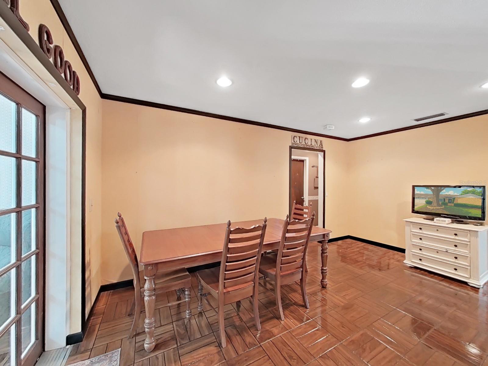 Image 17 of 49 For 2209 Kingswood Lane