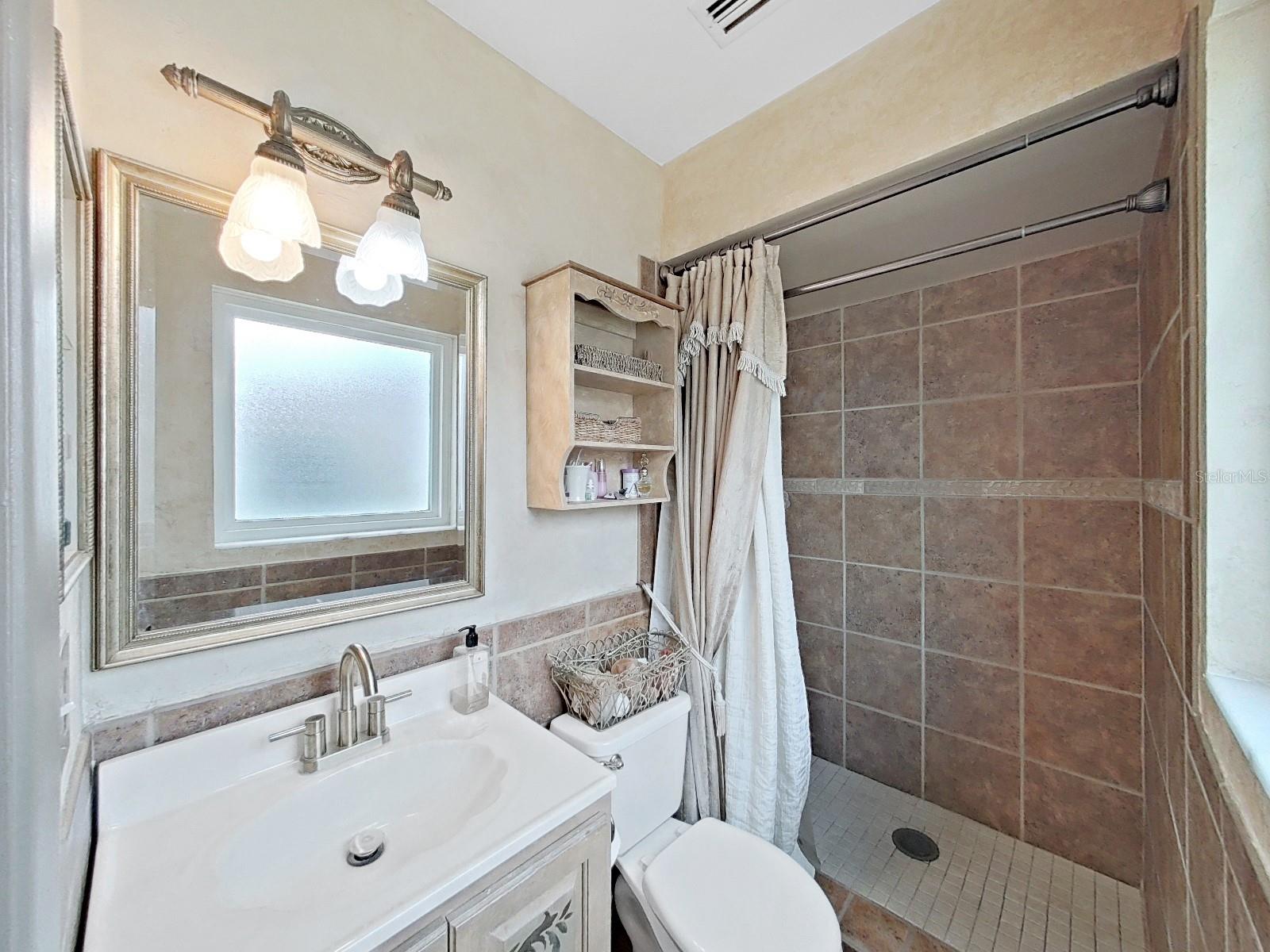 Image 22 of 49 For 2209 Kingswood Lane