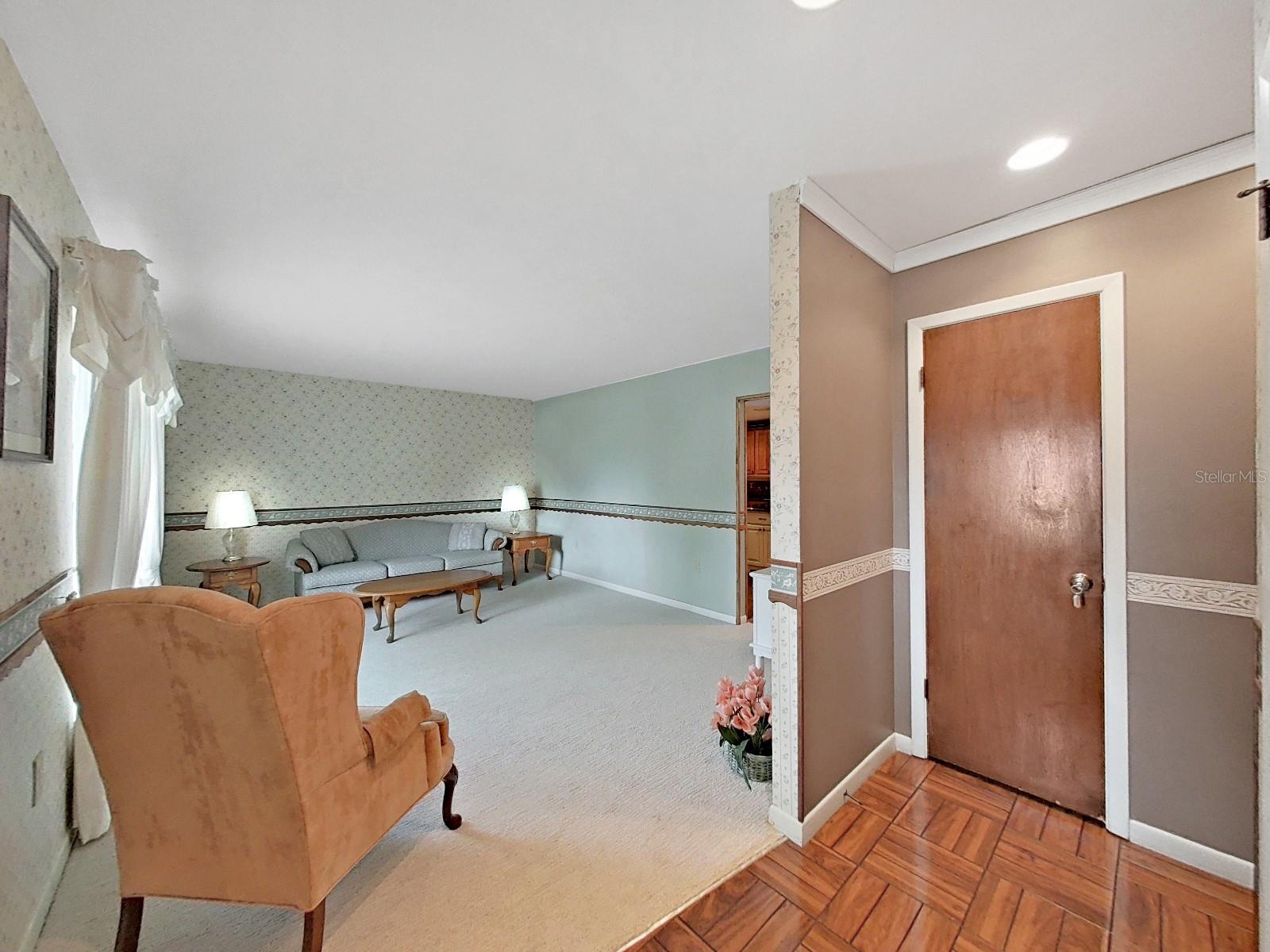 Image 8 of 49 For 2209 Kingswood Lane