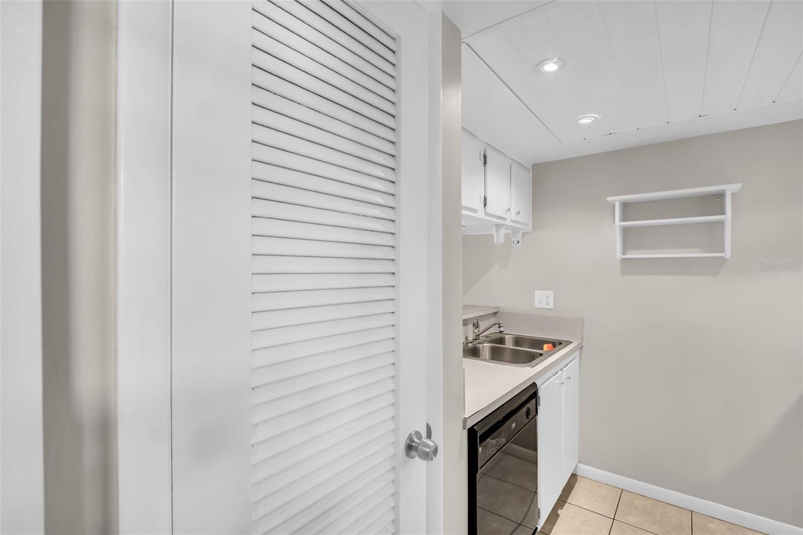 Image 20 of 67 For 401 Windrush Bay Drive
