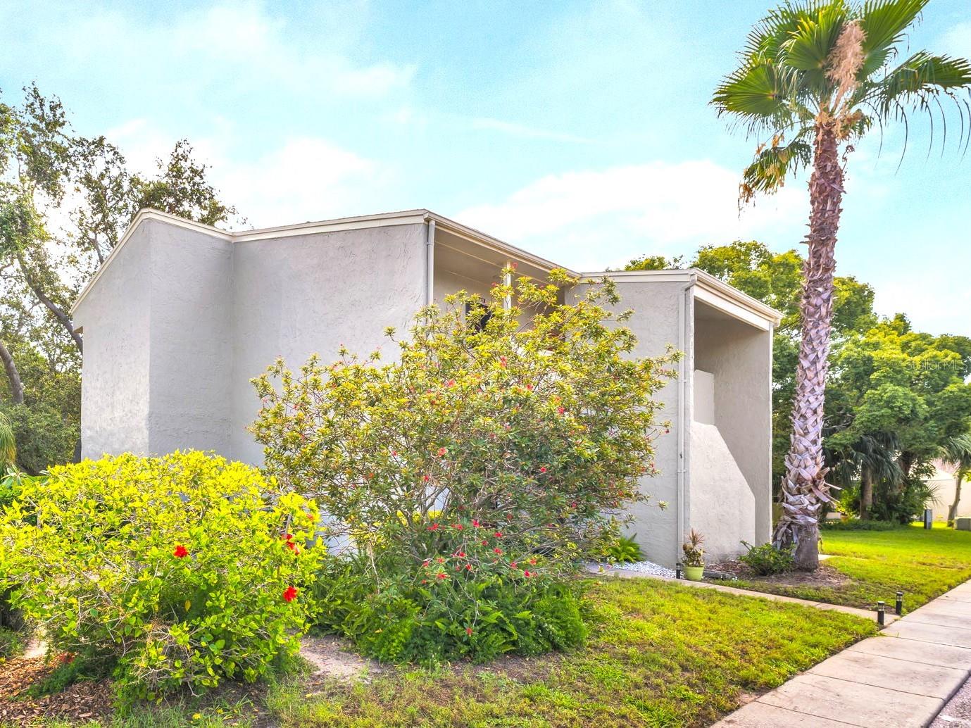 Image 27 of 67 For 401 Windrush Bay Drive