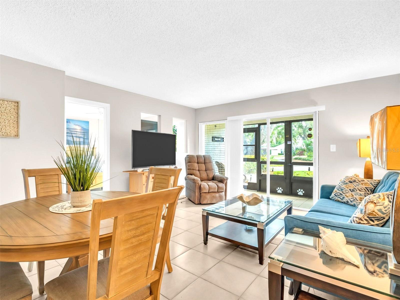 Image 4 of 67 For 401 Windrush Bay Drive