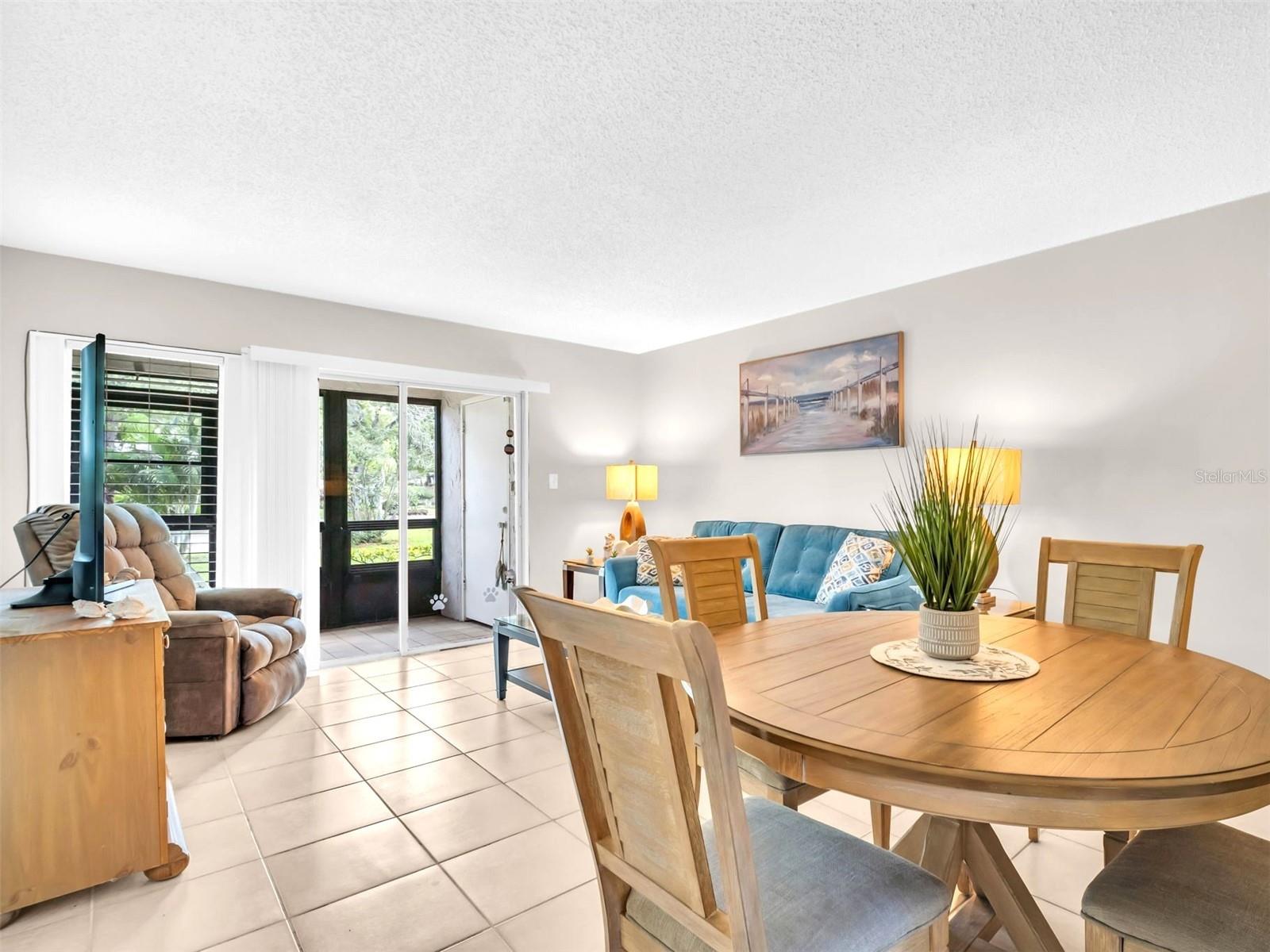 Image 9 of 67 For 401 Windrush Bay Drive