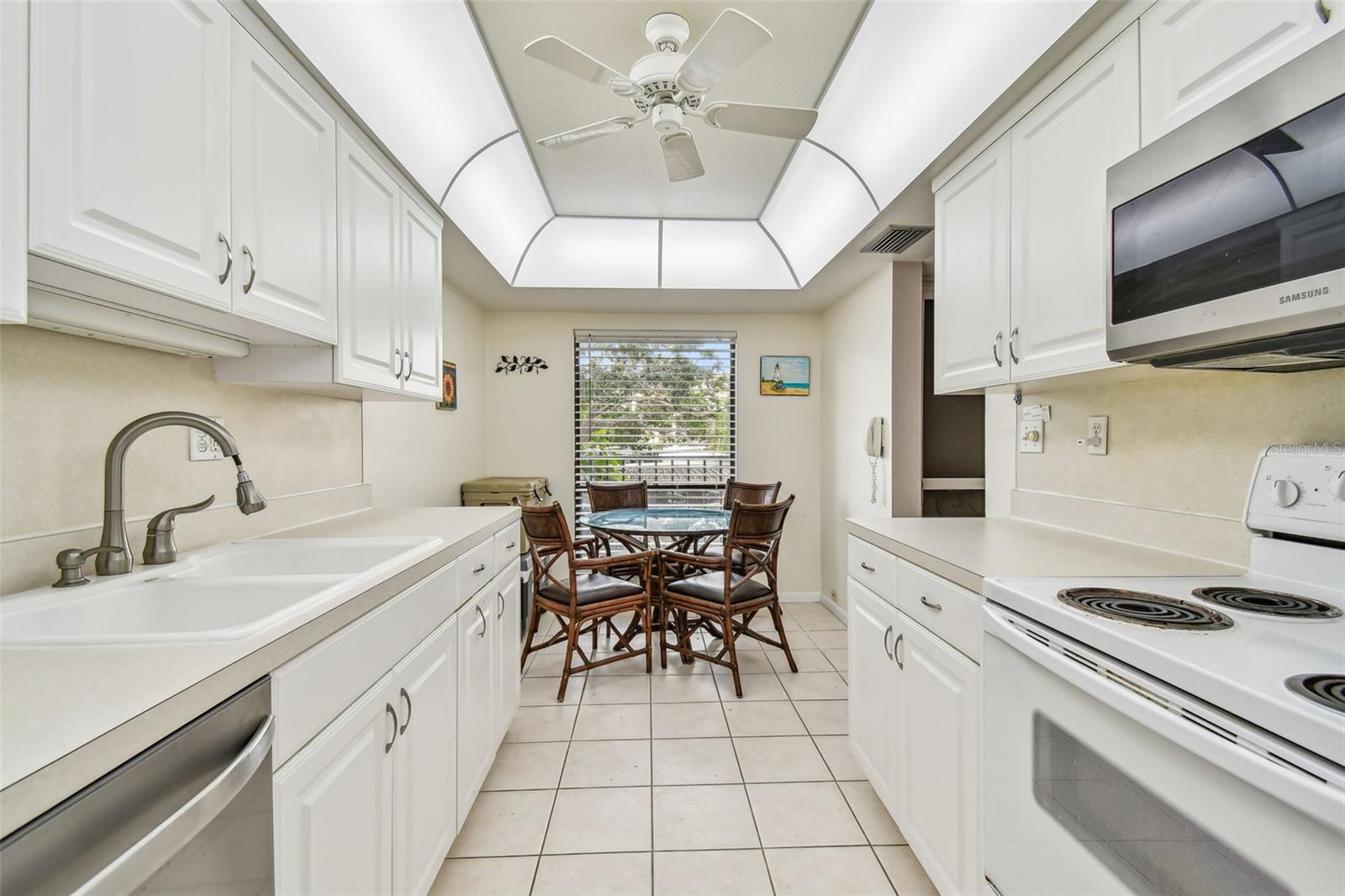 Image 30 of 97 For 2700 Cove Cay Drive 1-2f