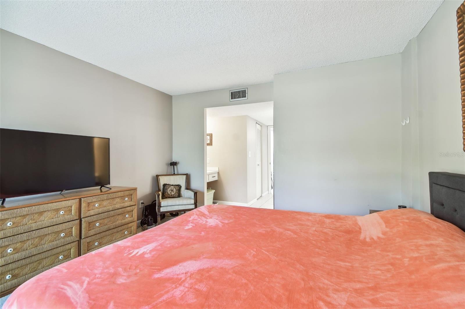 Image 40 of 97 For 2700 Cove Cay Drive 1-2f