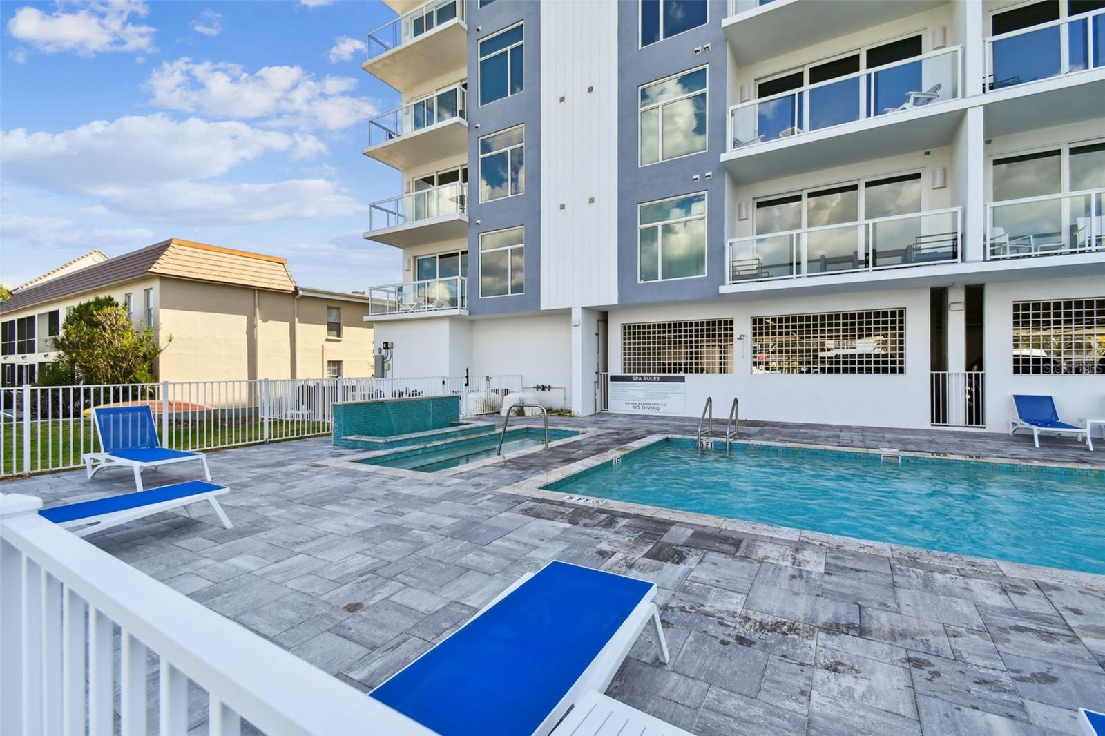 Image 44 of 52 For 415 Island Way 507