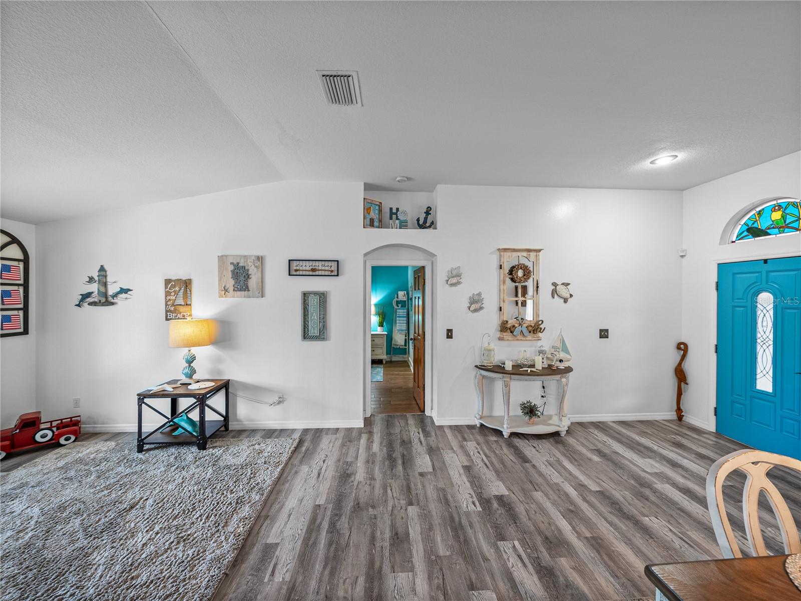 Image 12 of 73 For 920 Tuscanny Street