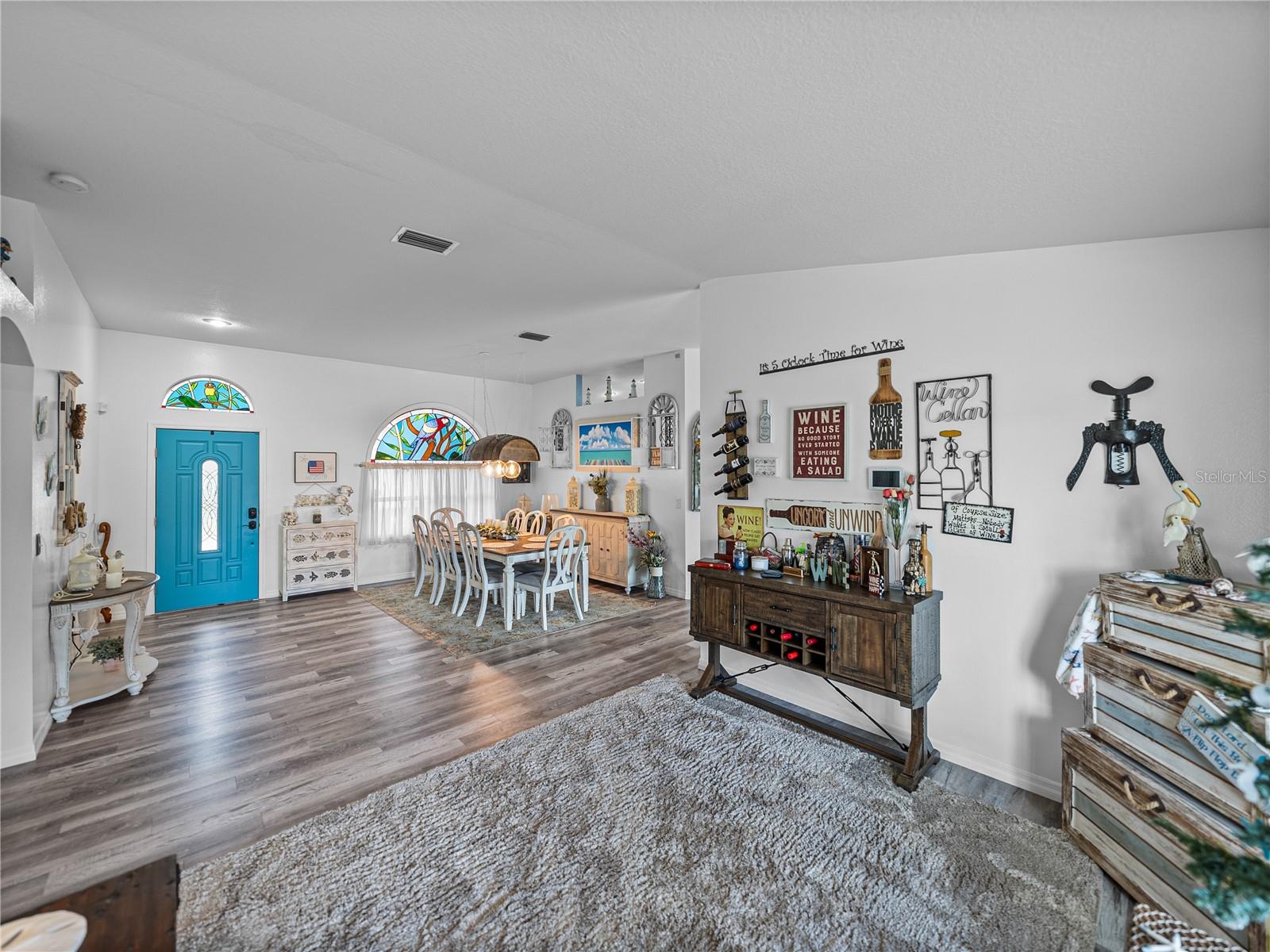 Image 15 of 73 For 920 Tuscanny Street