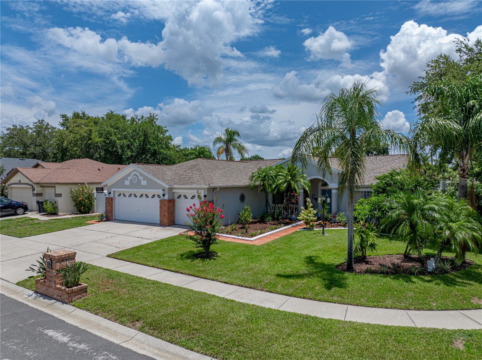 Image 2 of 73 For 920 Tuscanny Street