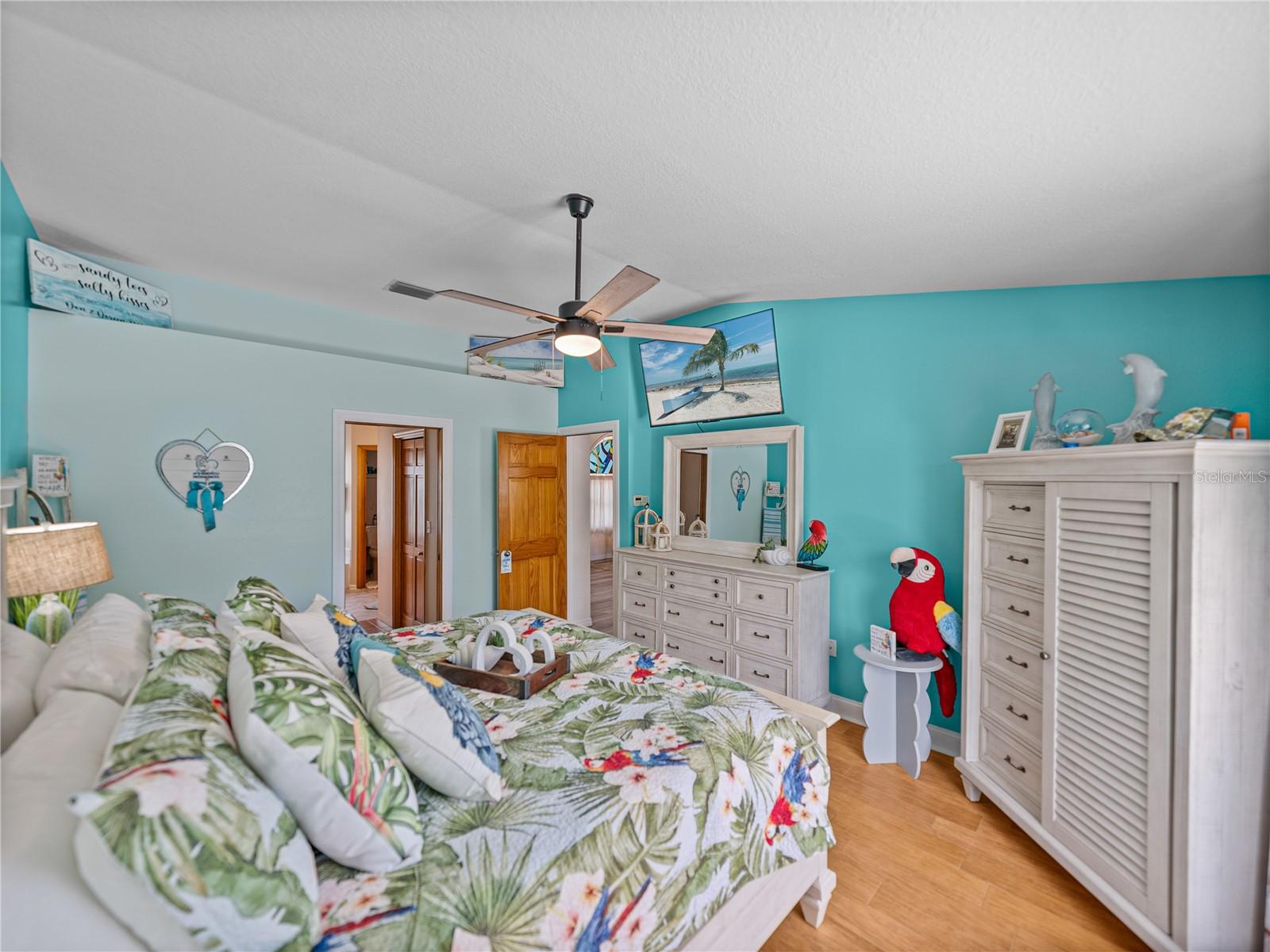 Image 41 of 73 For 920 Tuscanny Street