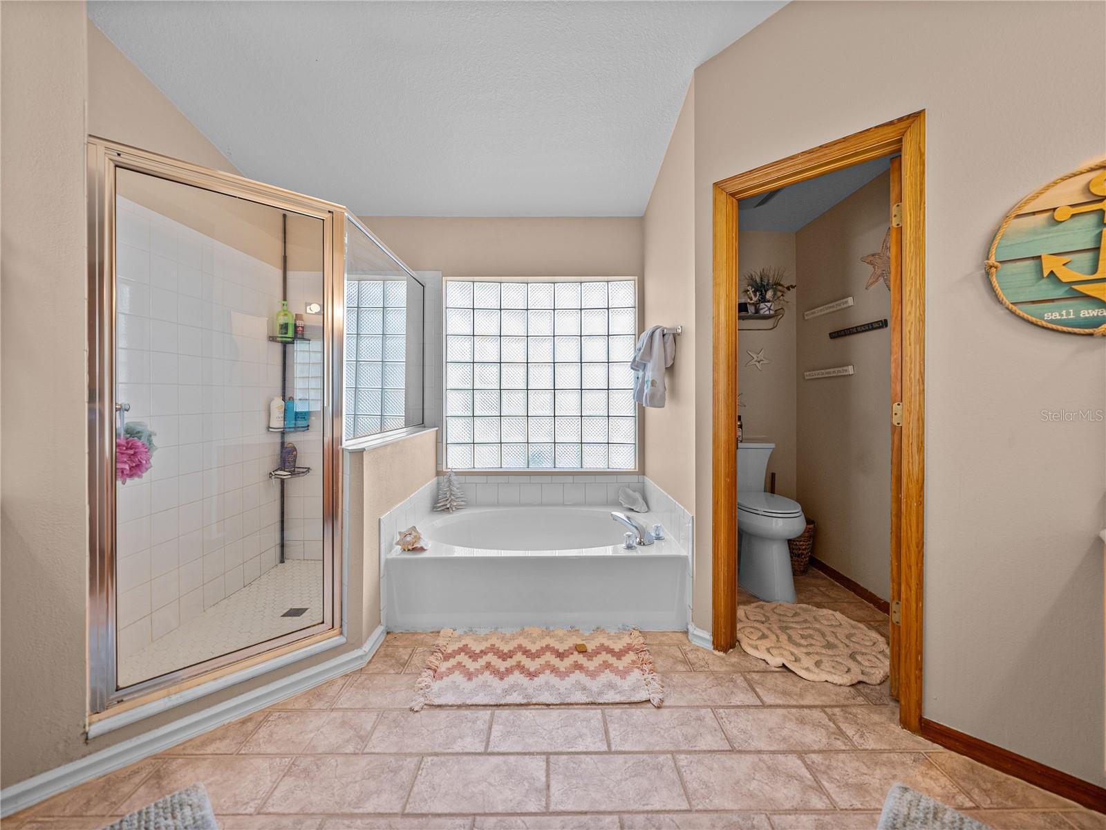 Image 42 of 73 For 920 Tuscanny Street
