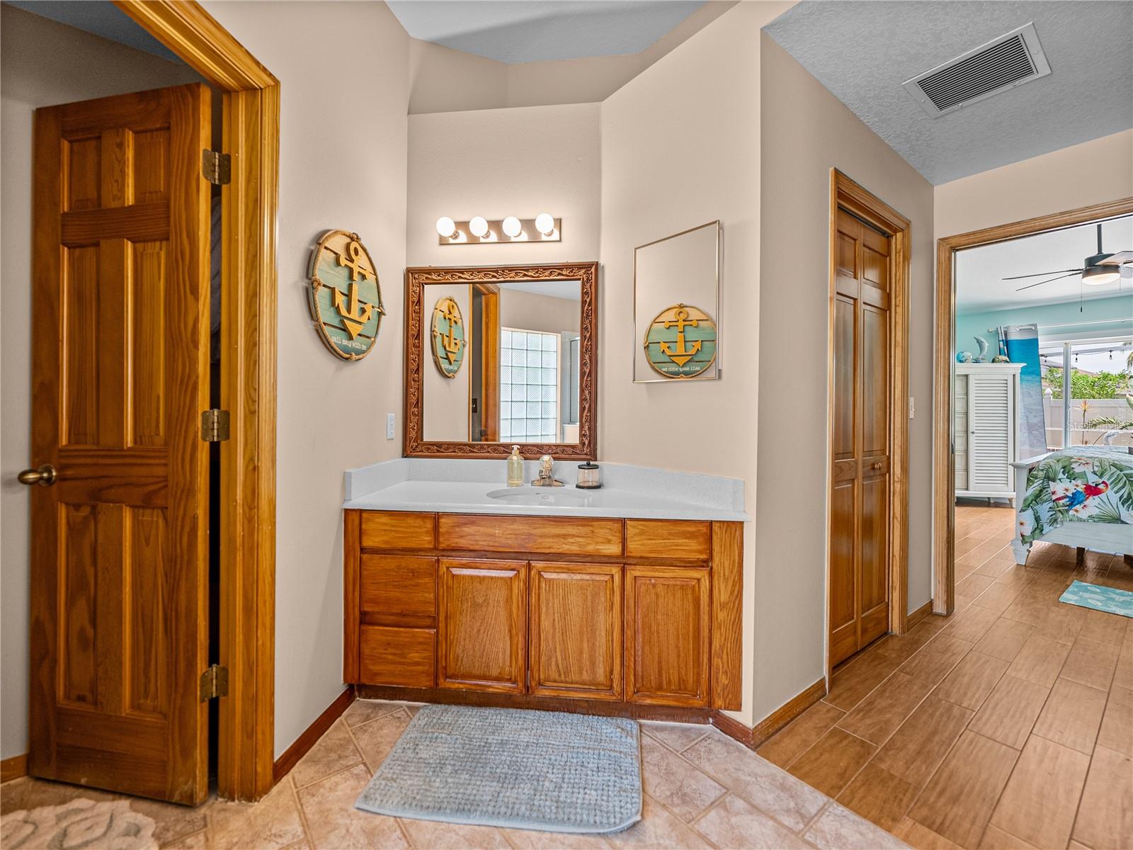 Image 46 of 73 For 920 Tuscanny Street