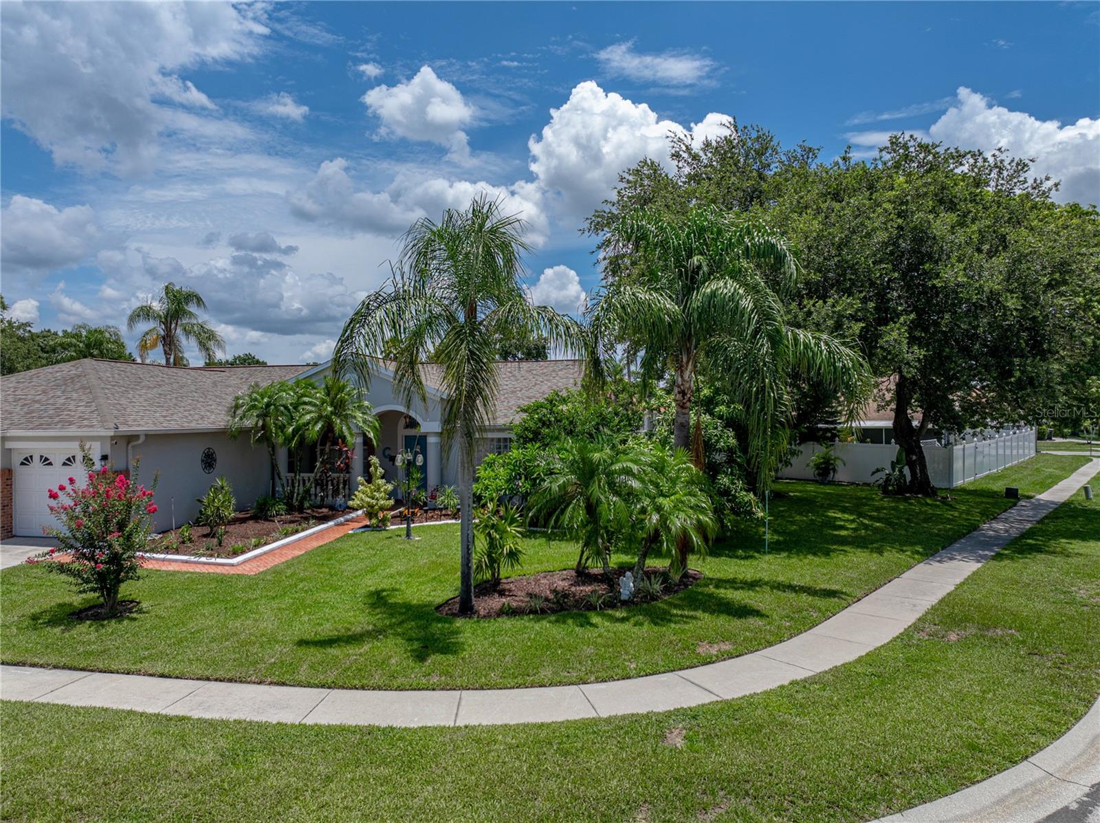Image 6 of 73 For 920 Tuscanny Street