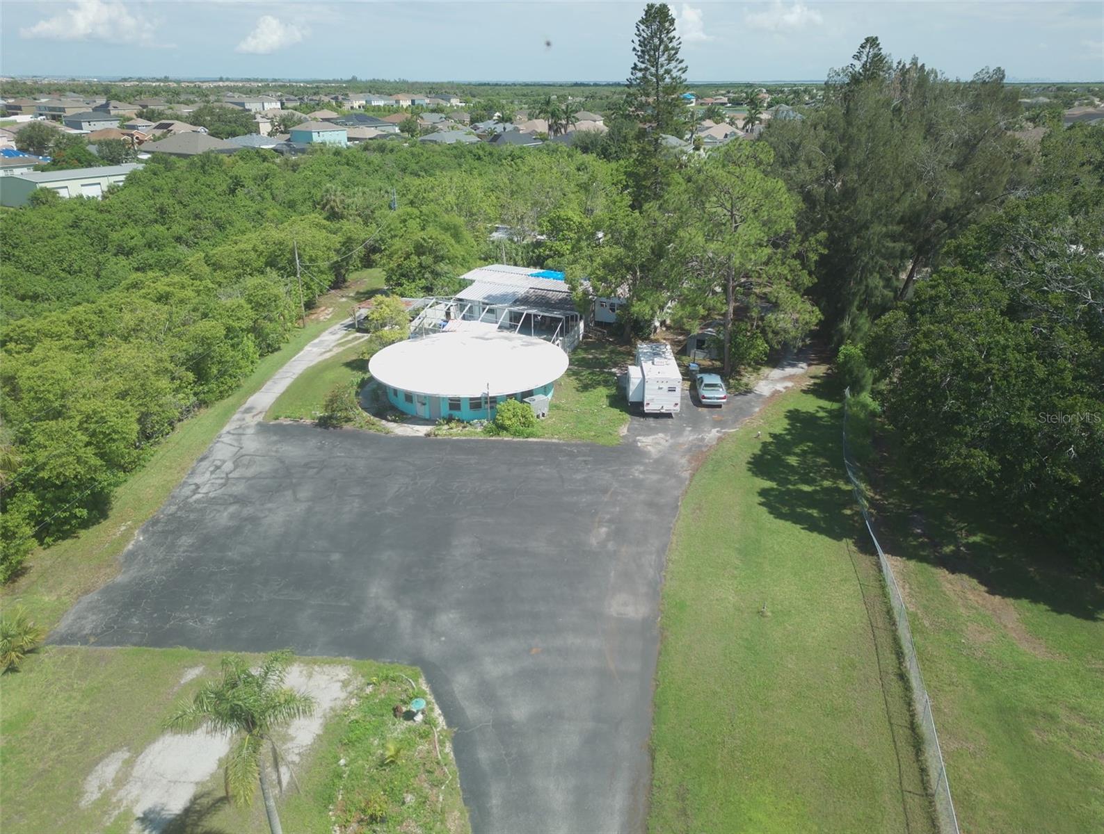 Image 15 of 37 For 1603, 1605,1608,1611 Shell Point Road