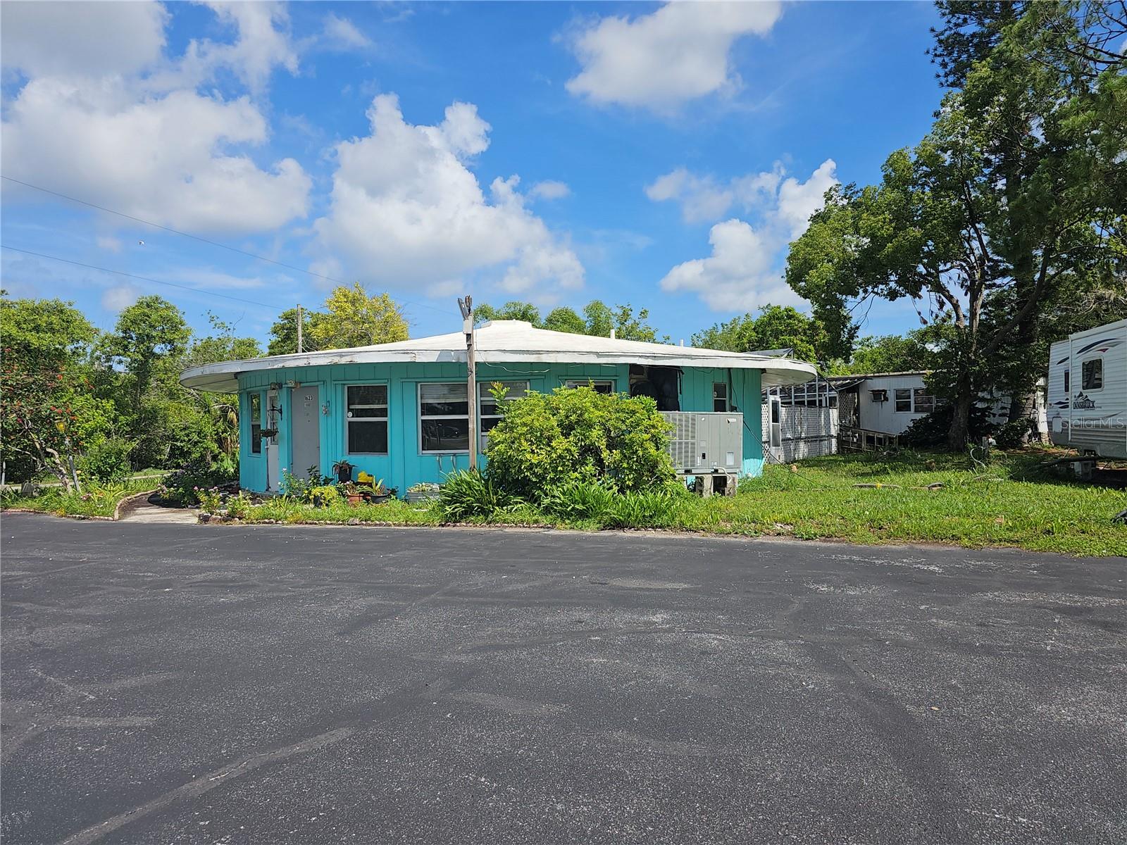 Image 2 of 37 For 1603, 1605,1608,1611 Shell Point Road