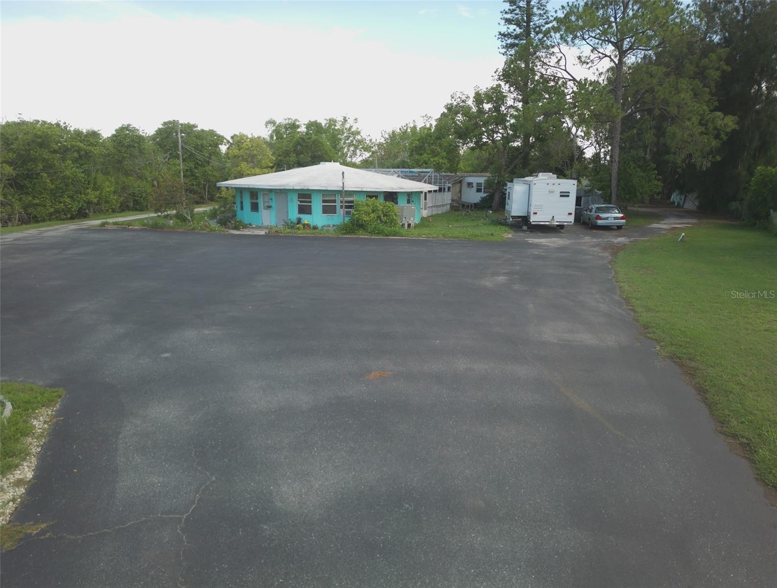 Image 34 of 37 For 1603, 1605,1608,1611 Shell Point Road