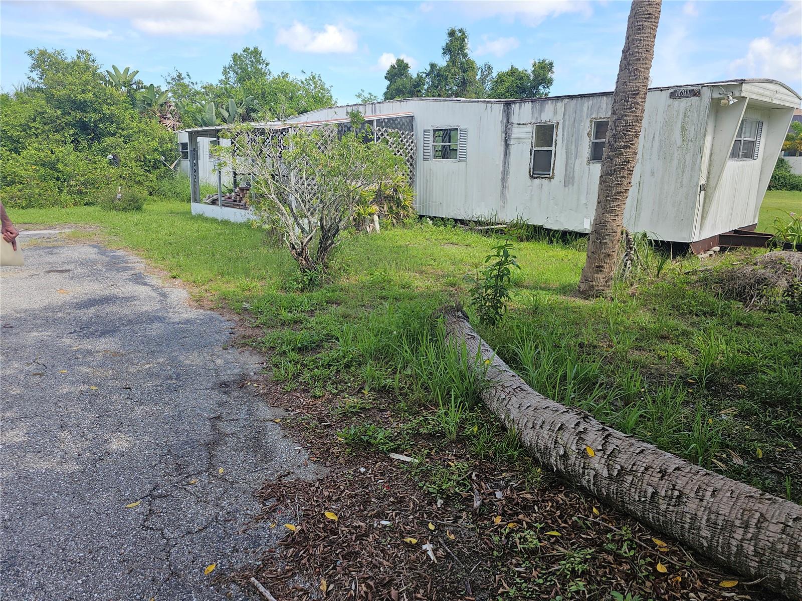 Image 8 of 37 For 1603, 1605,1608,1611 Shell Point Road