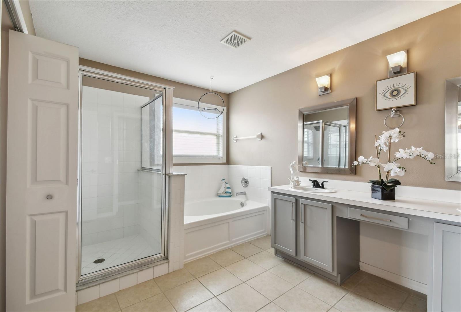 Image 32 of 83 For 31111 Bridgegate Drive