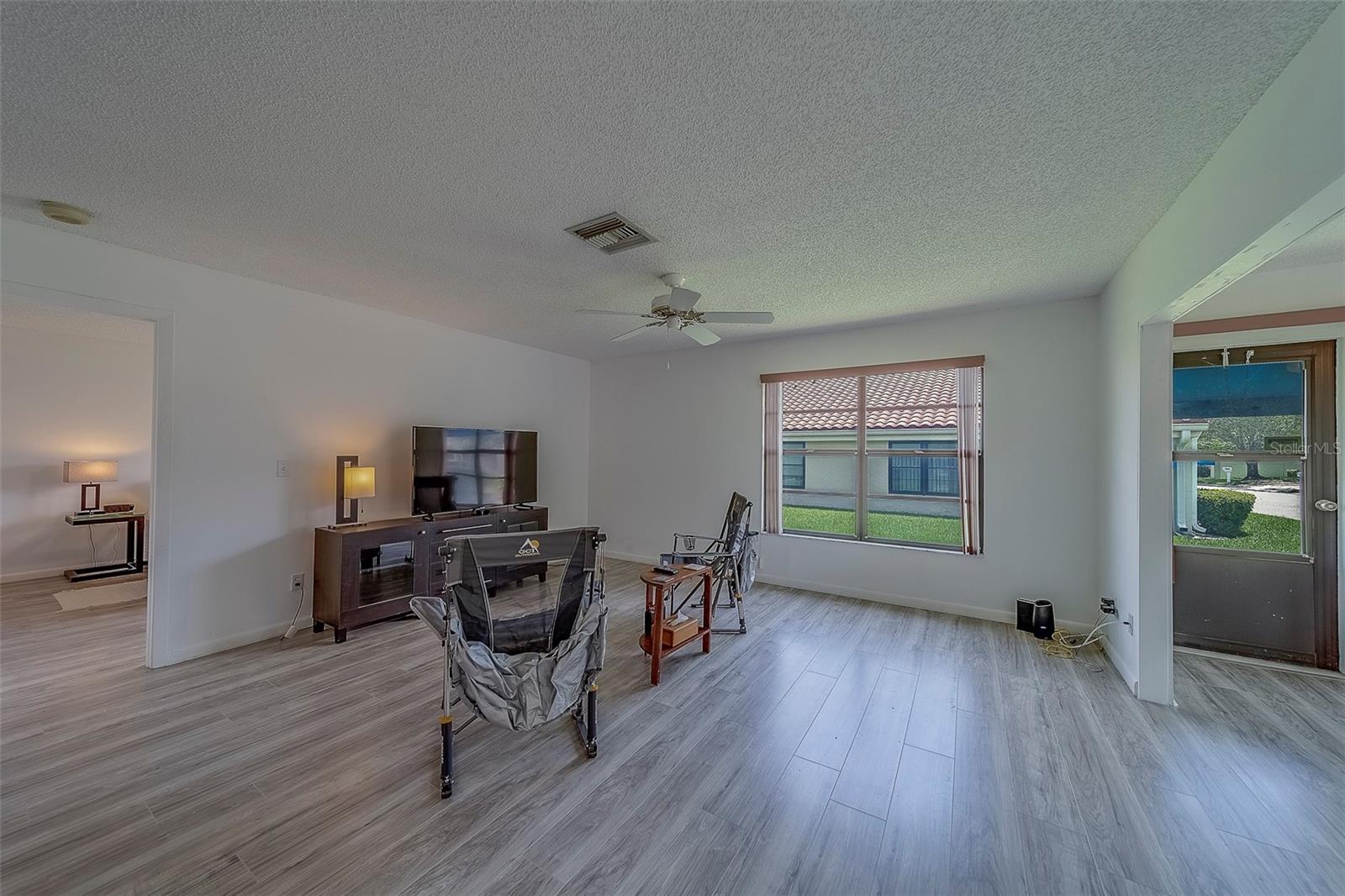Image 17 of 55 For 8701 40th Lane N