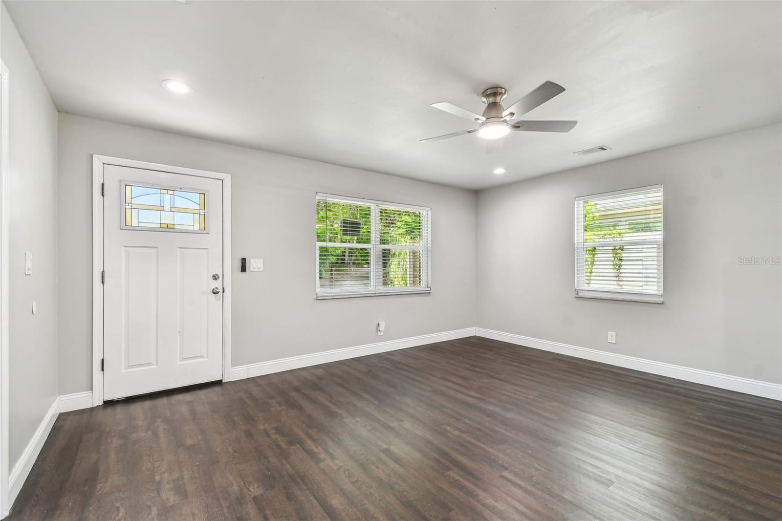 Image 11 of 75 For 483 32nd Avenue N