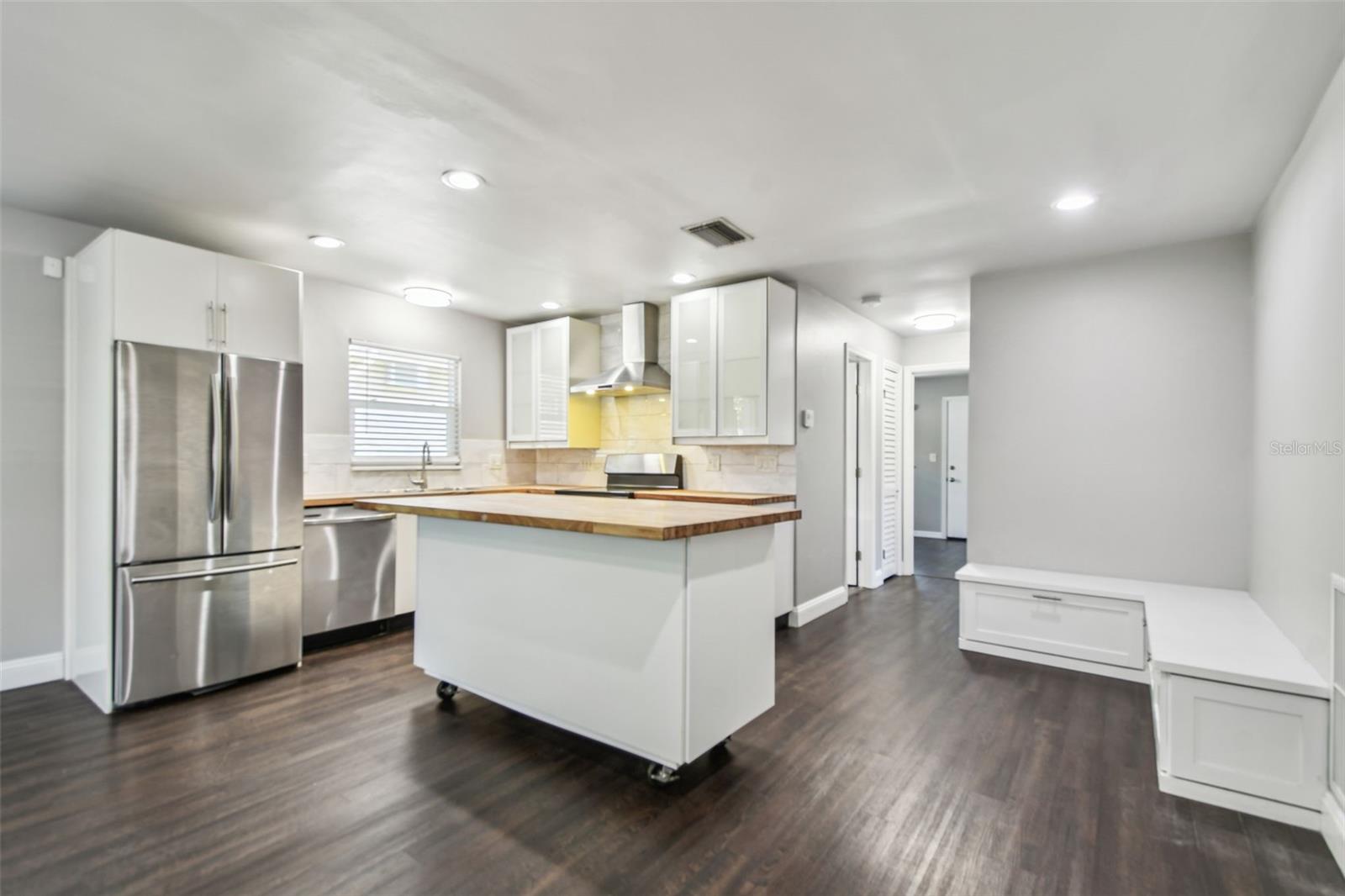 Image 14 of 75 For 483 32nd Avenue N