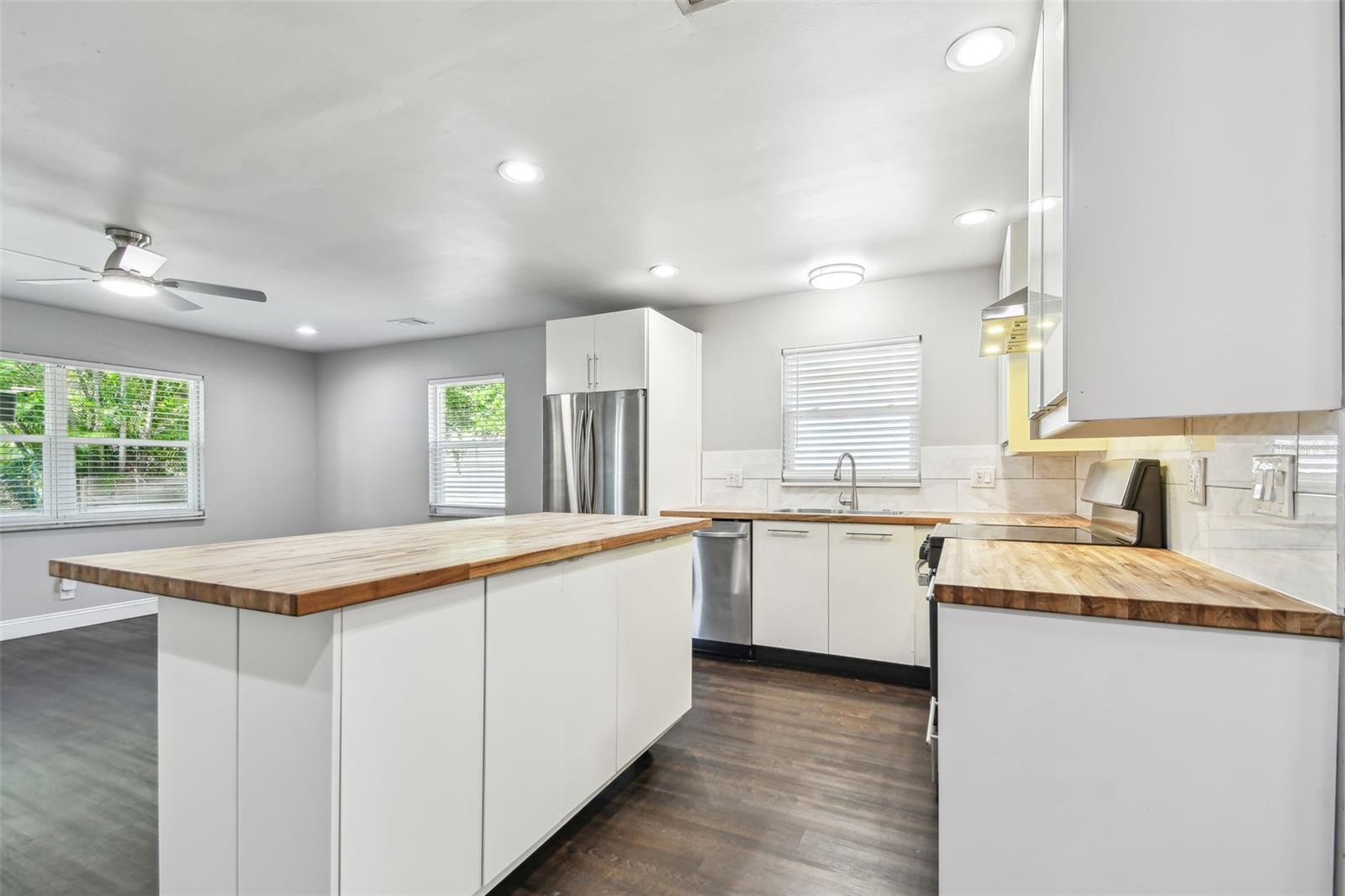 Image 16 of 75 For 483 32nd Avenue N