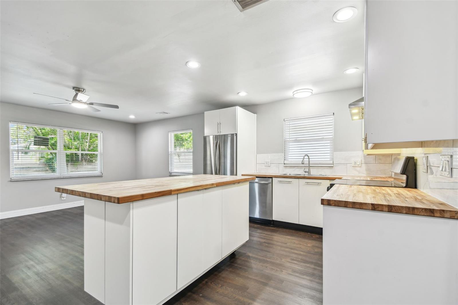 Image 17 of 75 For 483 32nd Avenue N