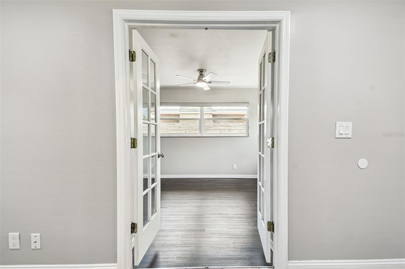 Image 23 of 75 For 483 32nd Avenue N