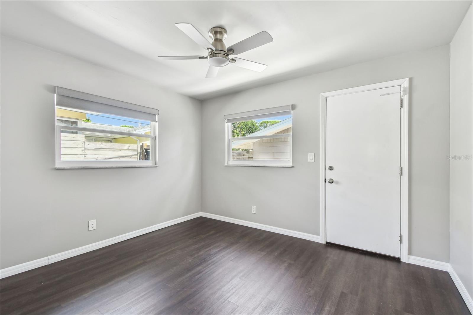 Image 29 of 75 For 483 32nd Avenue N