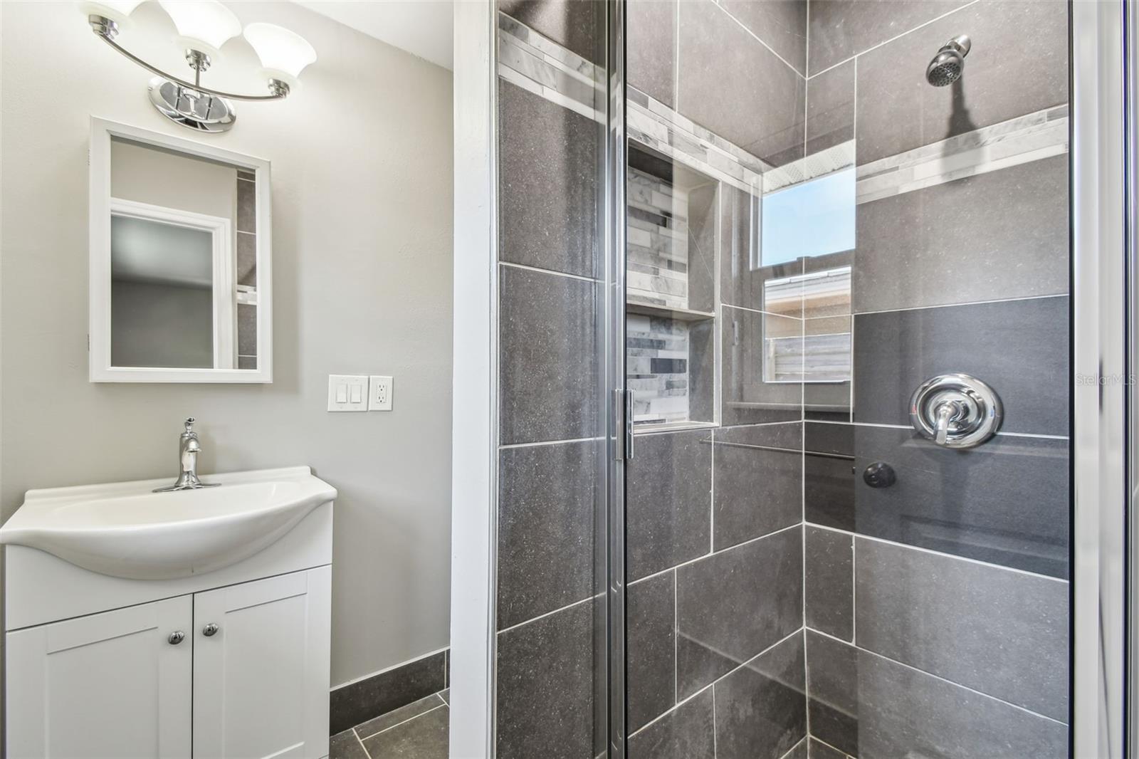 Image 41 of 75 For 483 32nd Avenue N