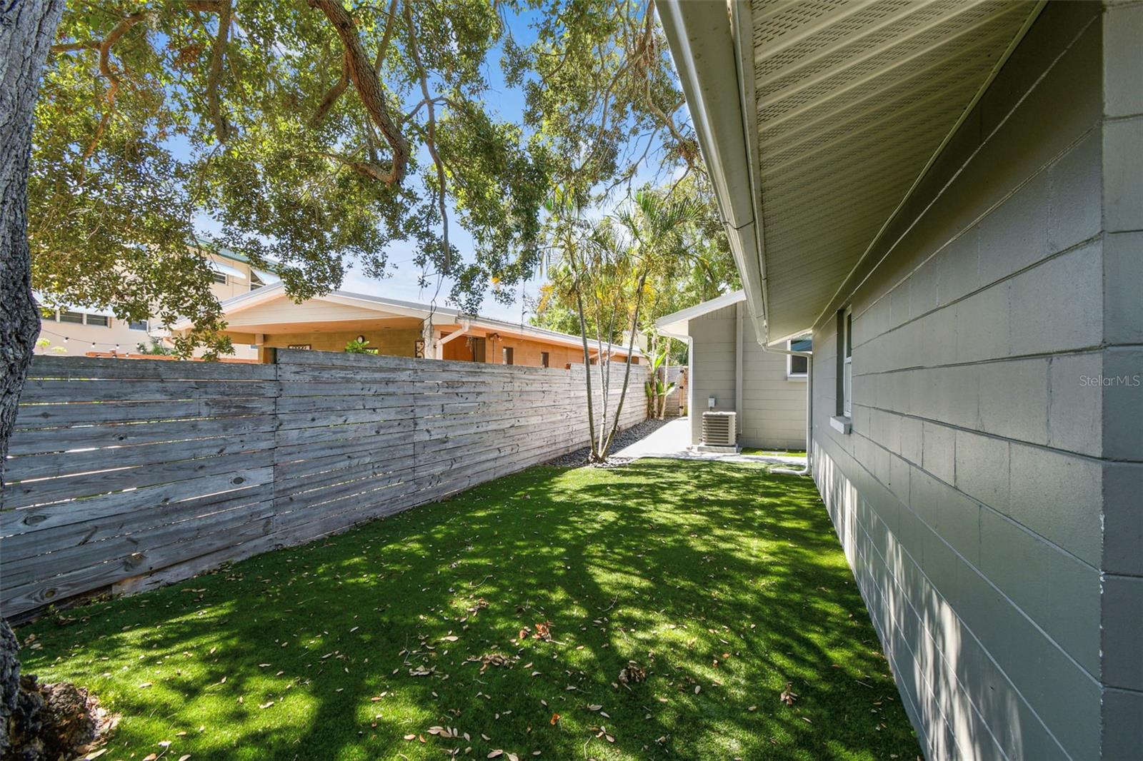 Image 53 of 75 For 483 32nd Avenue N