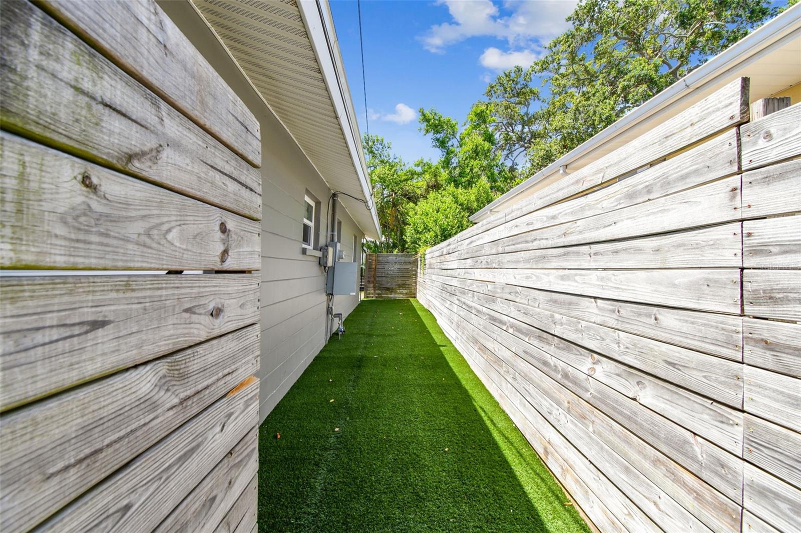 Image 62 of 75 For 483 32nd Avenue N