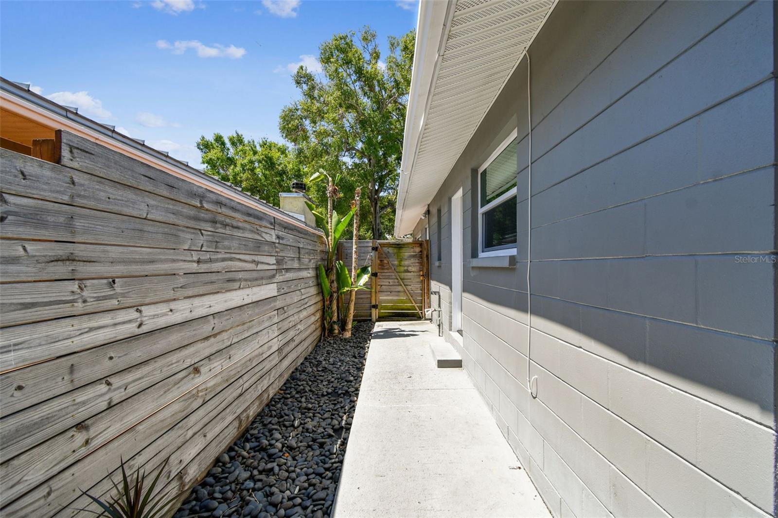 Image 63 of 75 For 483 32nd Avenue N