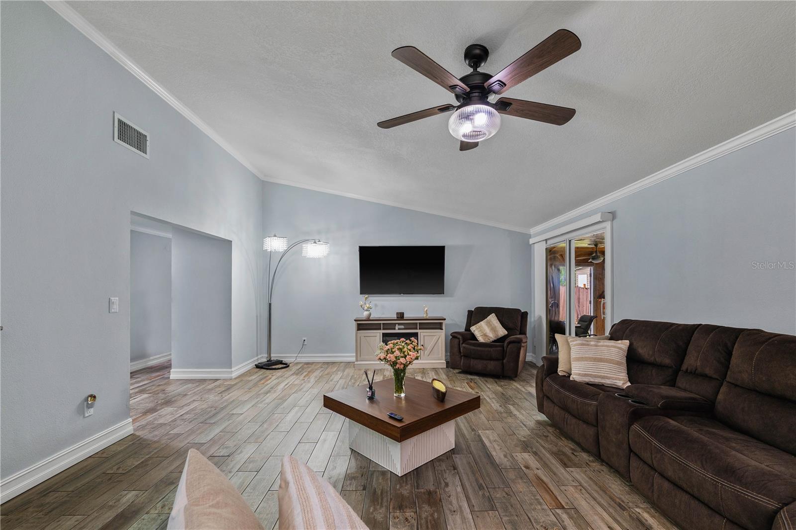 Image 15 of 33 For 5346 Black Pine Drive