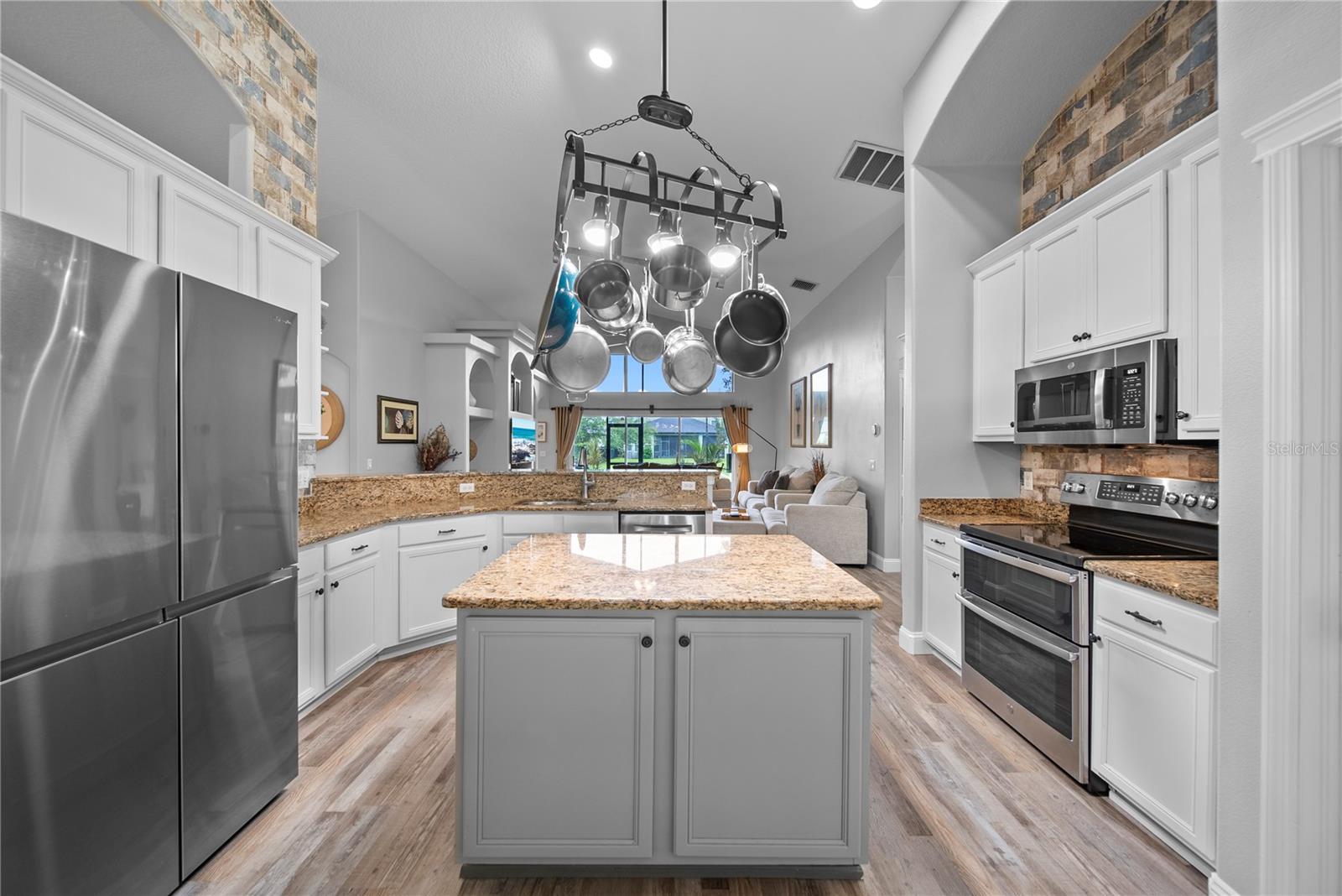 Image 15 of 50 For 4512 Pointe O Woods Drive