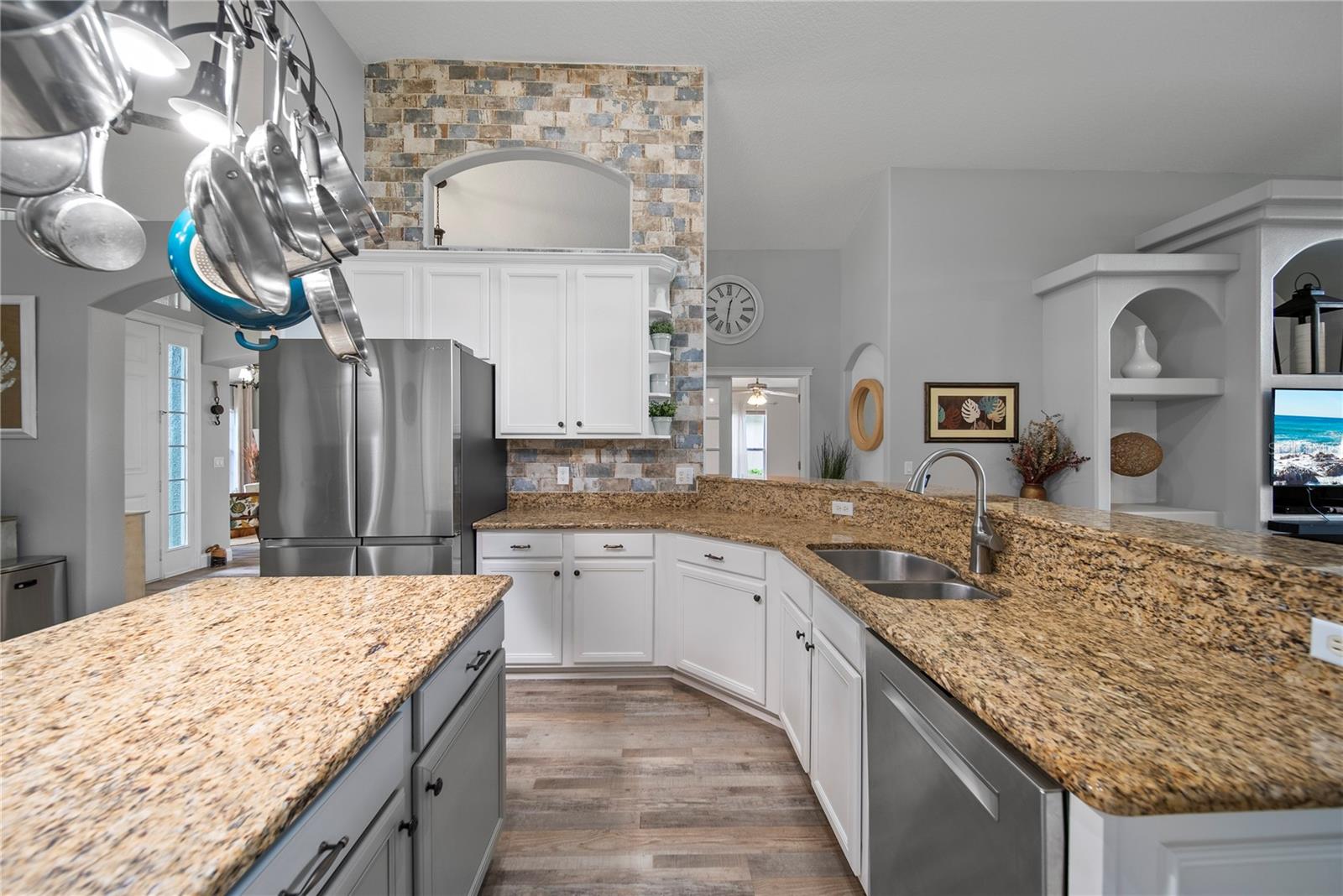 Image 17 of 50 For 4512 Pointe O Woods Drive