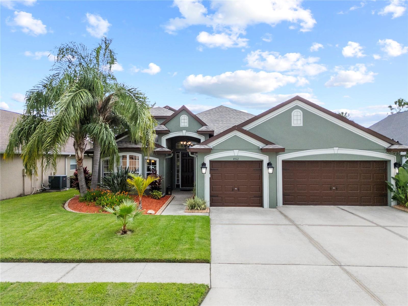Image 3 of 50 For 4512 Pointe O Woods Drive