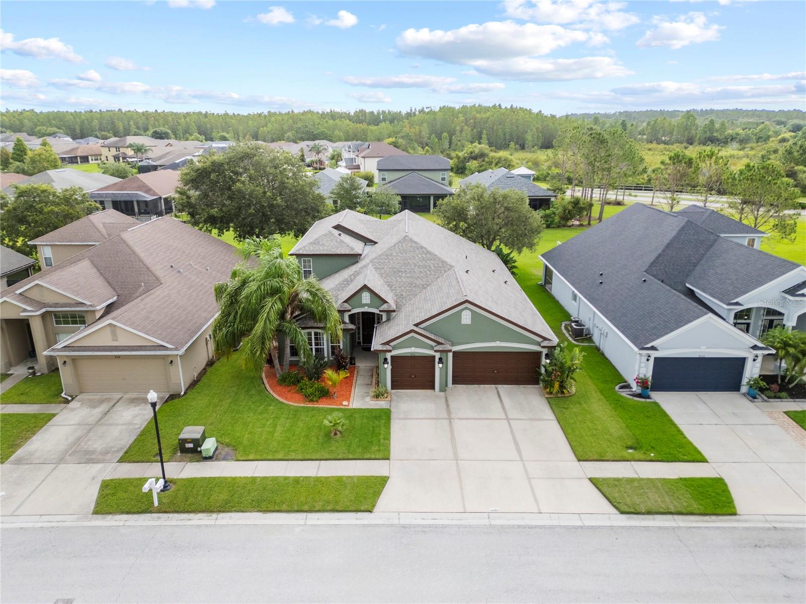 Image 4 of 50 For 4512 Pointe O Woods Drive