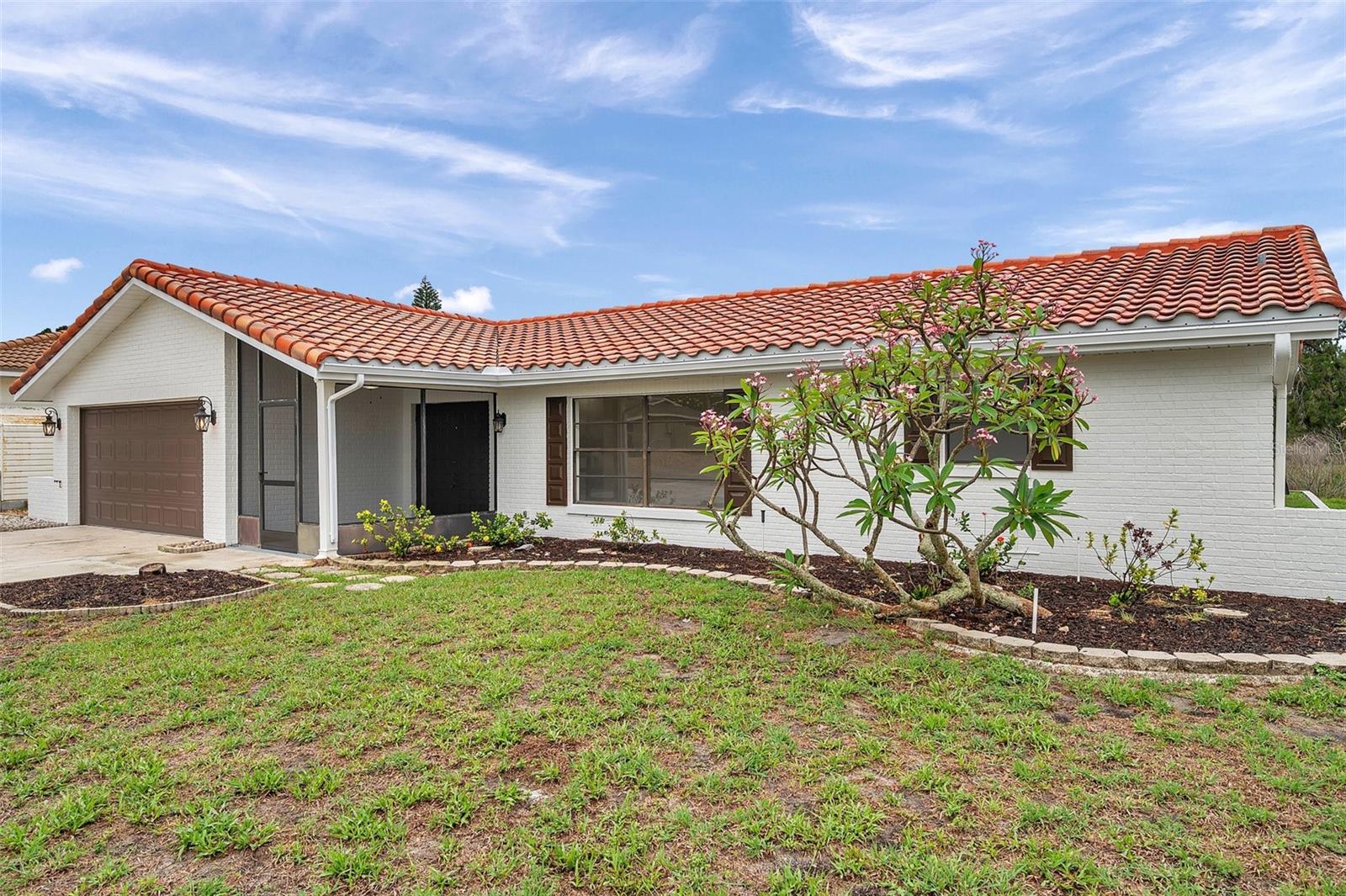 Listing photo id 0 for 734 Flamingo Drive
