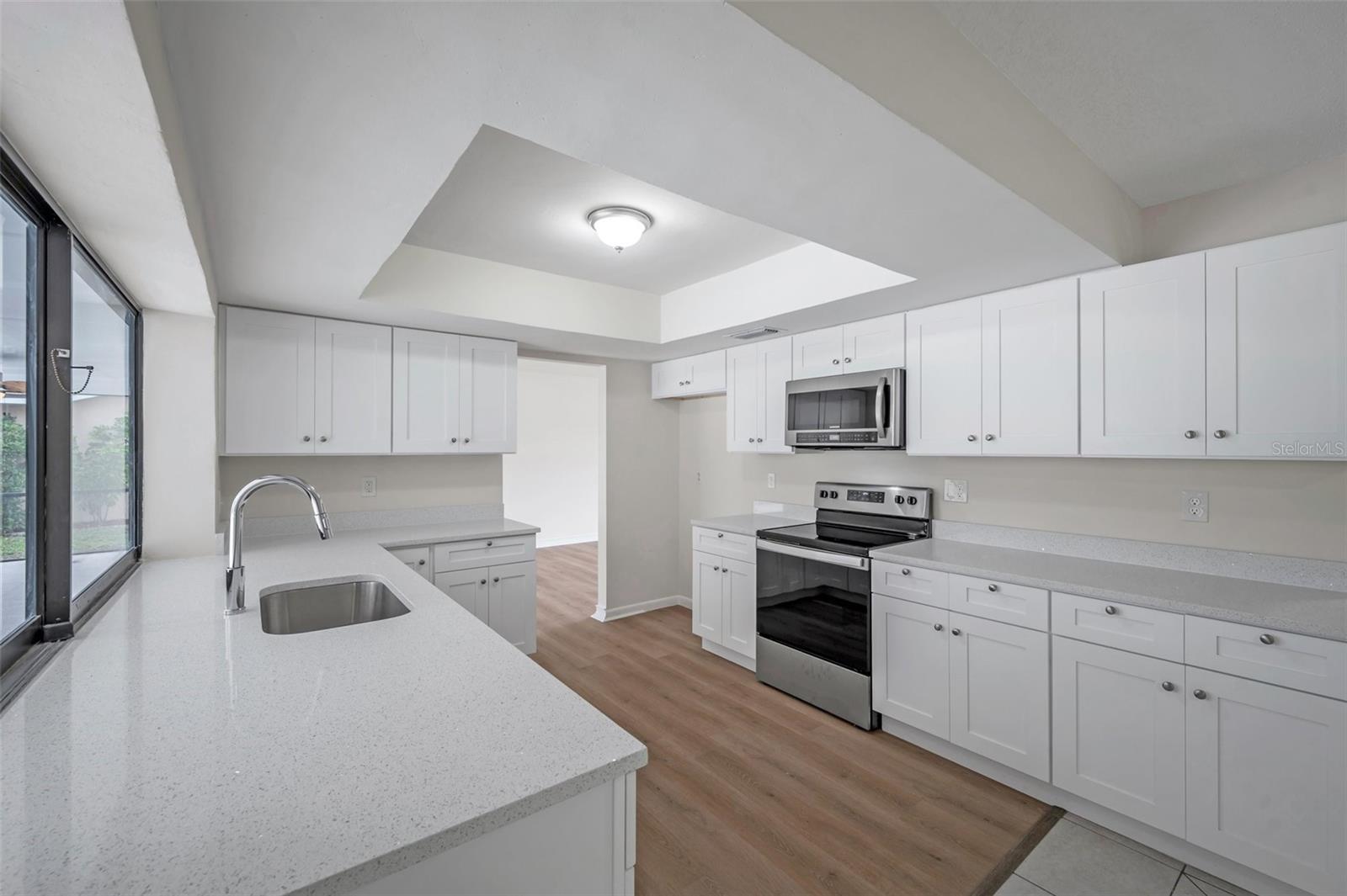 Listing photo id 23 for 734 Flamingo Drive
