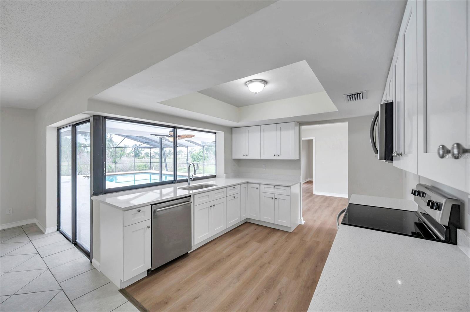 Listing photo id 24 for 734 Flamingo Drive