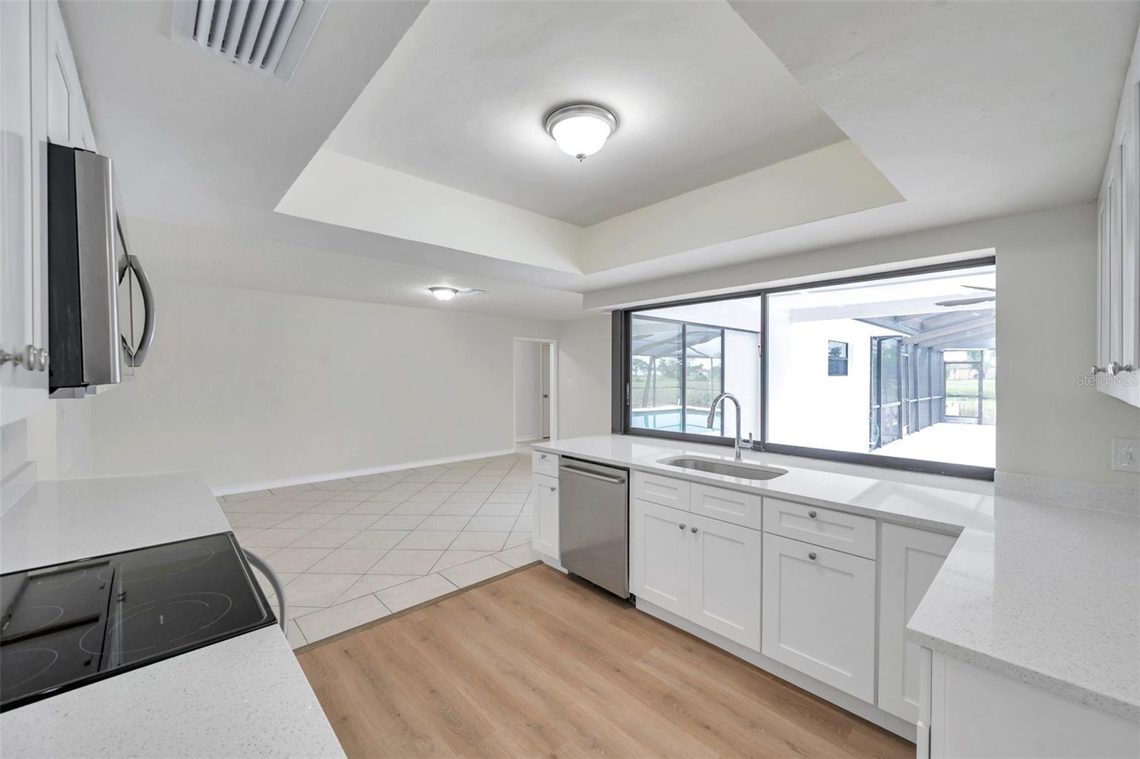 Listing photo id 25 for 734 Flamingo Drive
