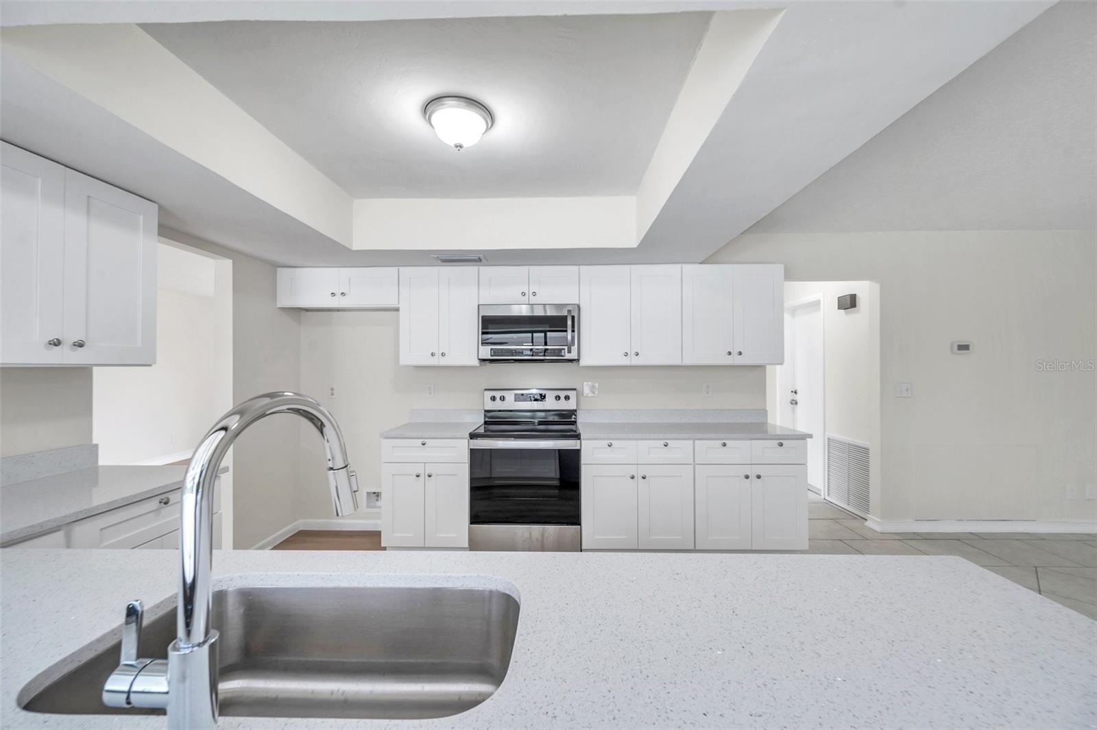 Listing photo id 28 for 734 Flamingo Drive