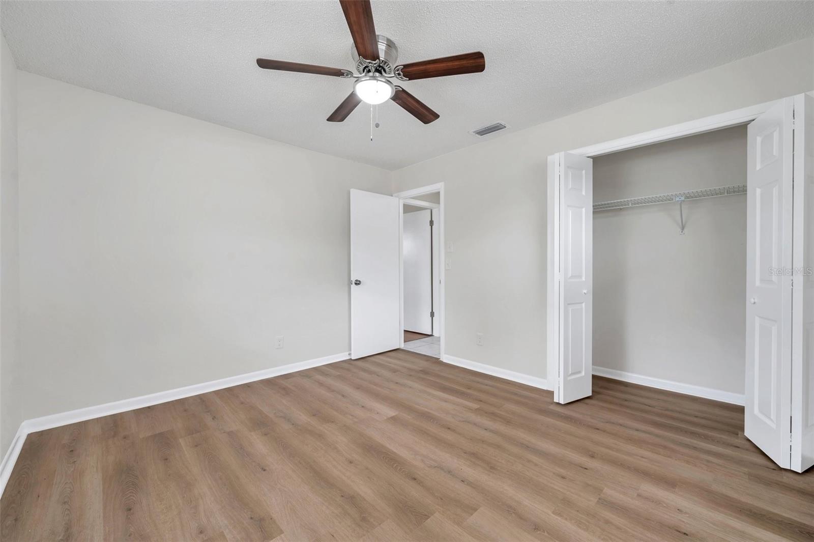 Listing photo id 36 for 734 Flamingo Drive