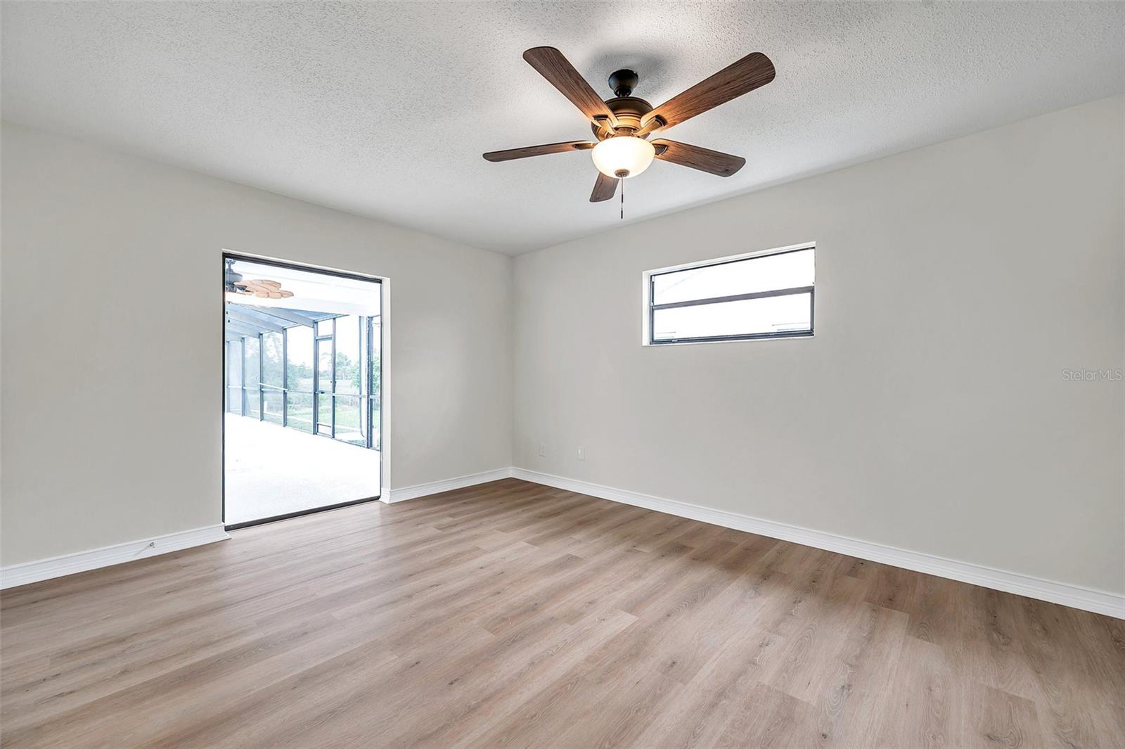 Listing photo id 41 for 734 Flamingo Drive